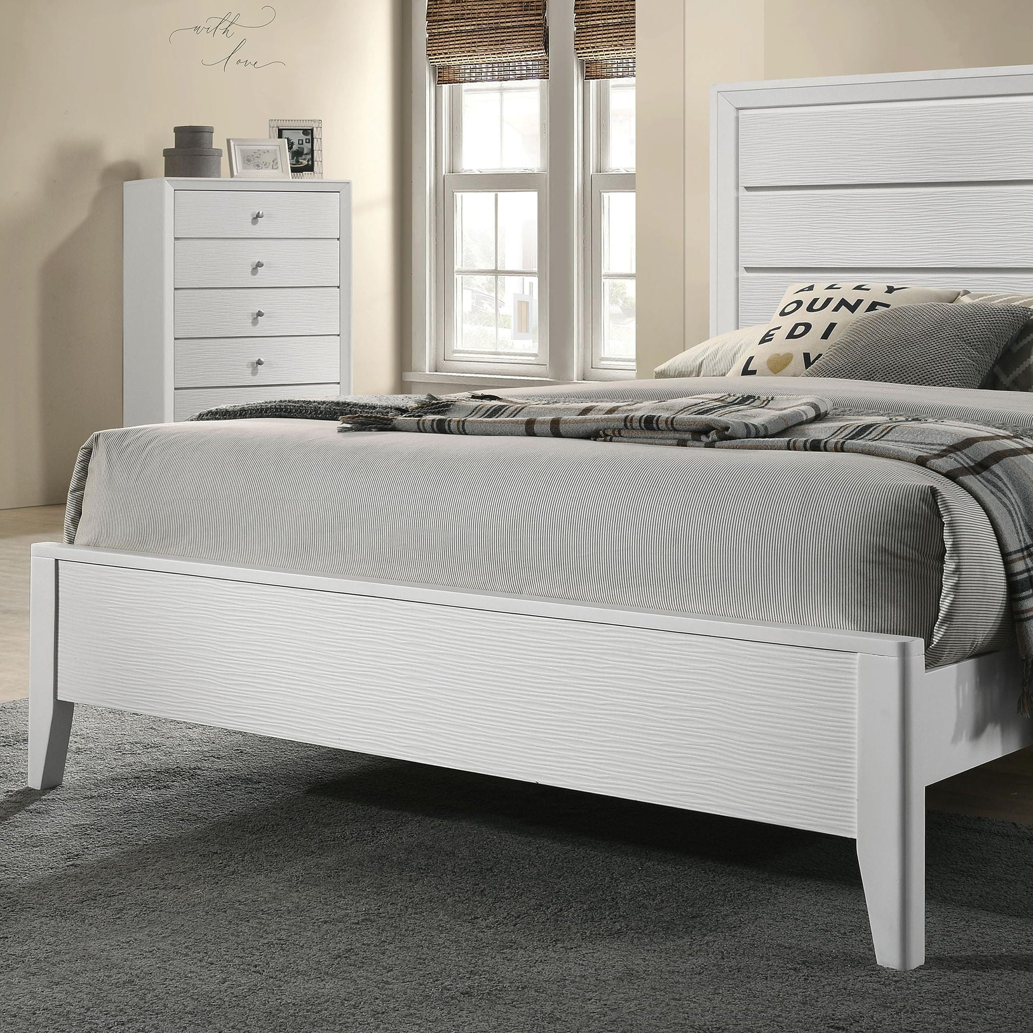 3 Piece Contemporary Bed Set With Wave Texture Panels And Angled Legs