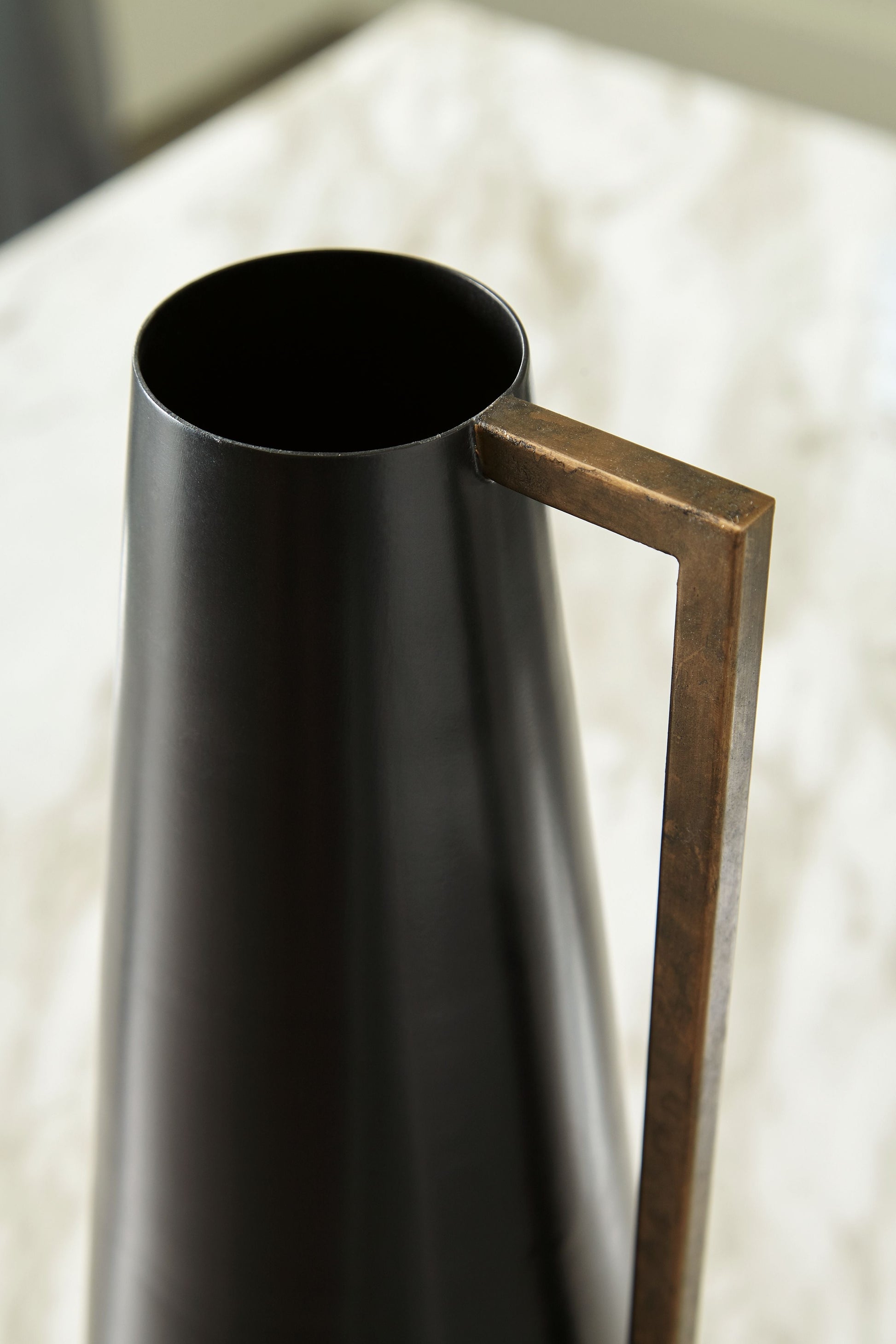 Signature Design by Ashley® Pouderbell - Vase | Meri Furniture