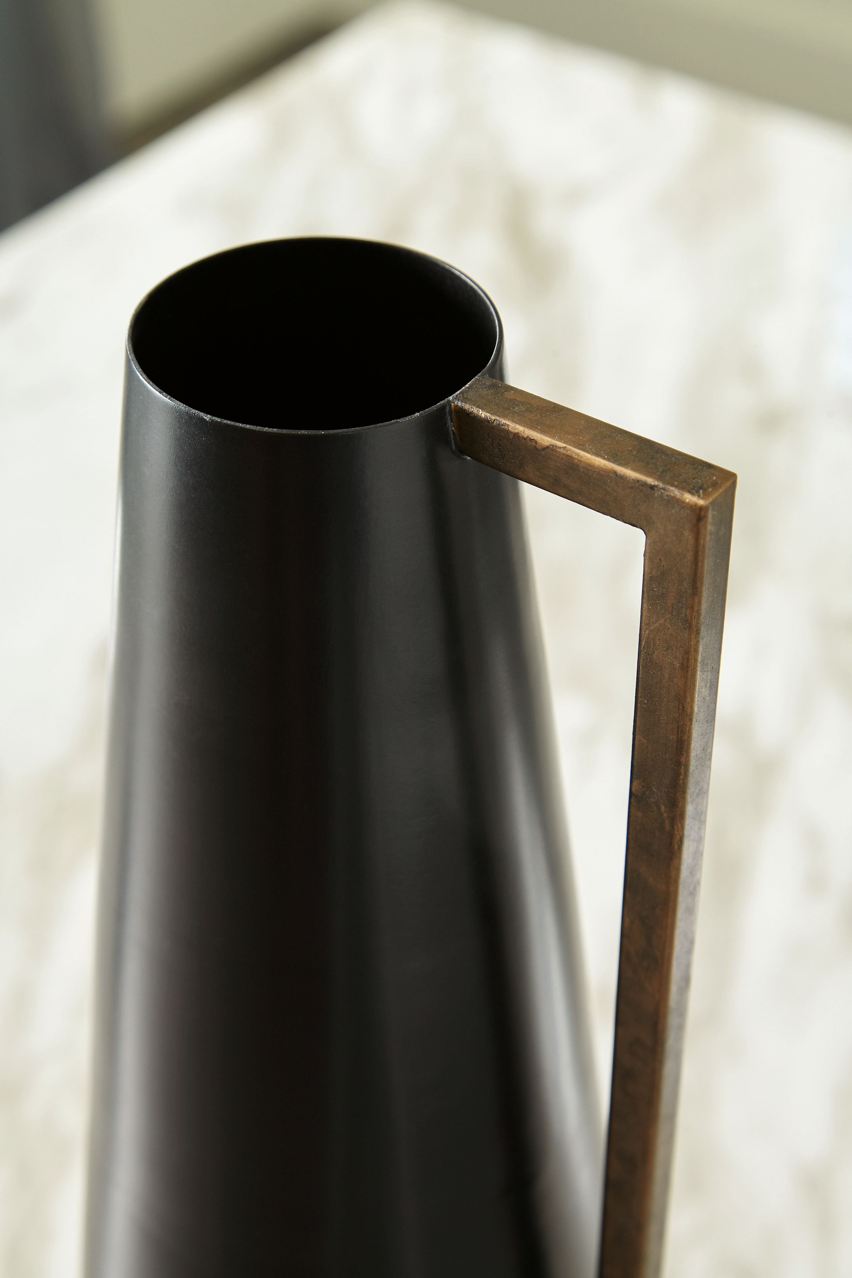 Signature Design by Ashley® Pouderbell - Vase | Meri Furniture
