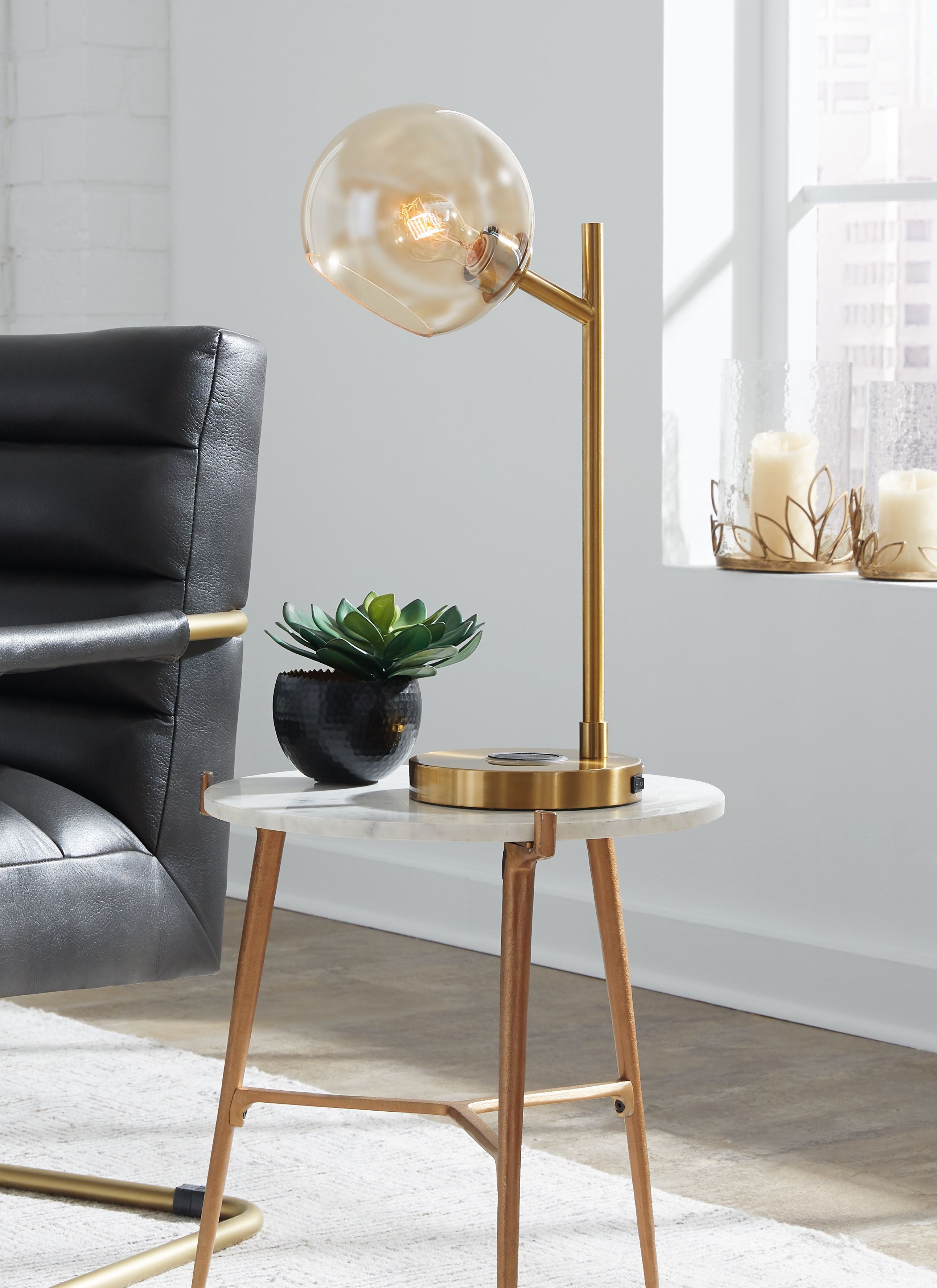 Ashley Furniture Abanson - Metal Lamp | Meri Furniture