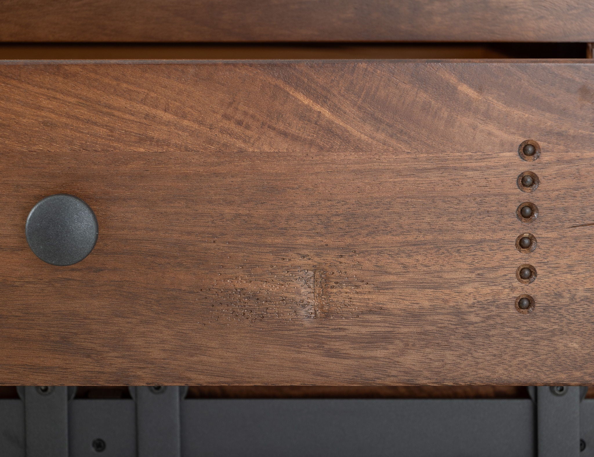 Parota - Kitchen Island - Cinnamon Brown