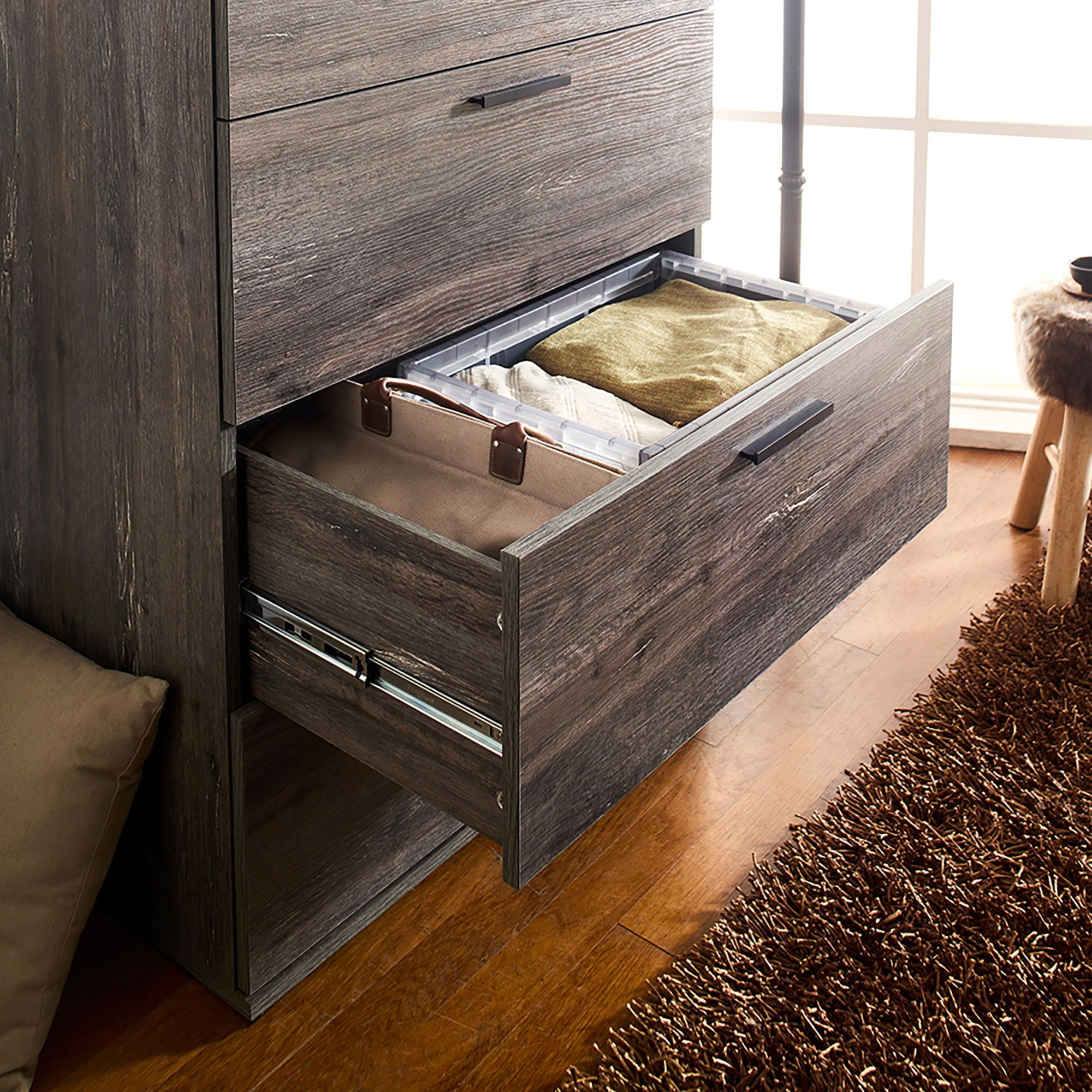 Oliver - Farmhouse Jumbo Chest With 4 Drawer Storage