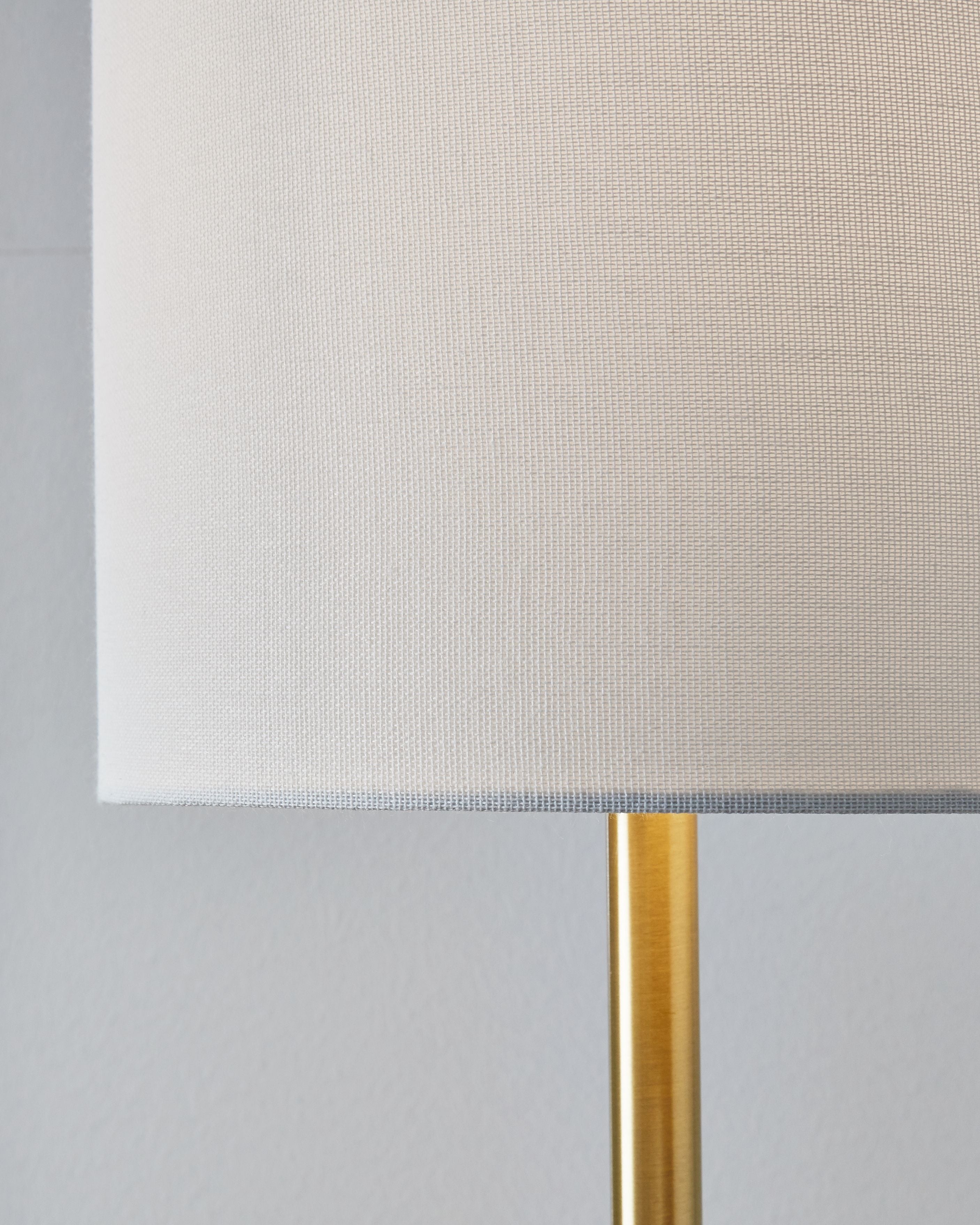 Signature Design by Ashley® Maywick - White - Metal Table Lamp | Meri Furniture
