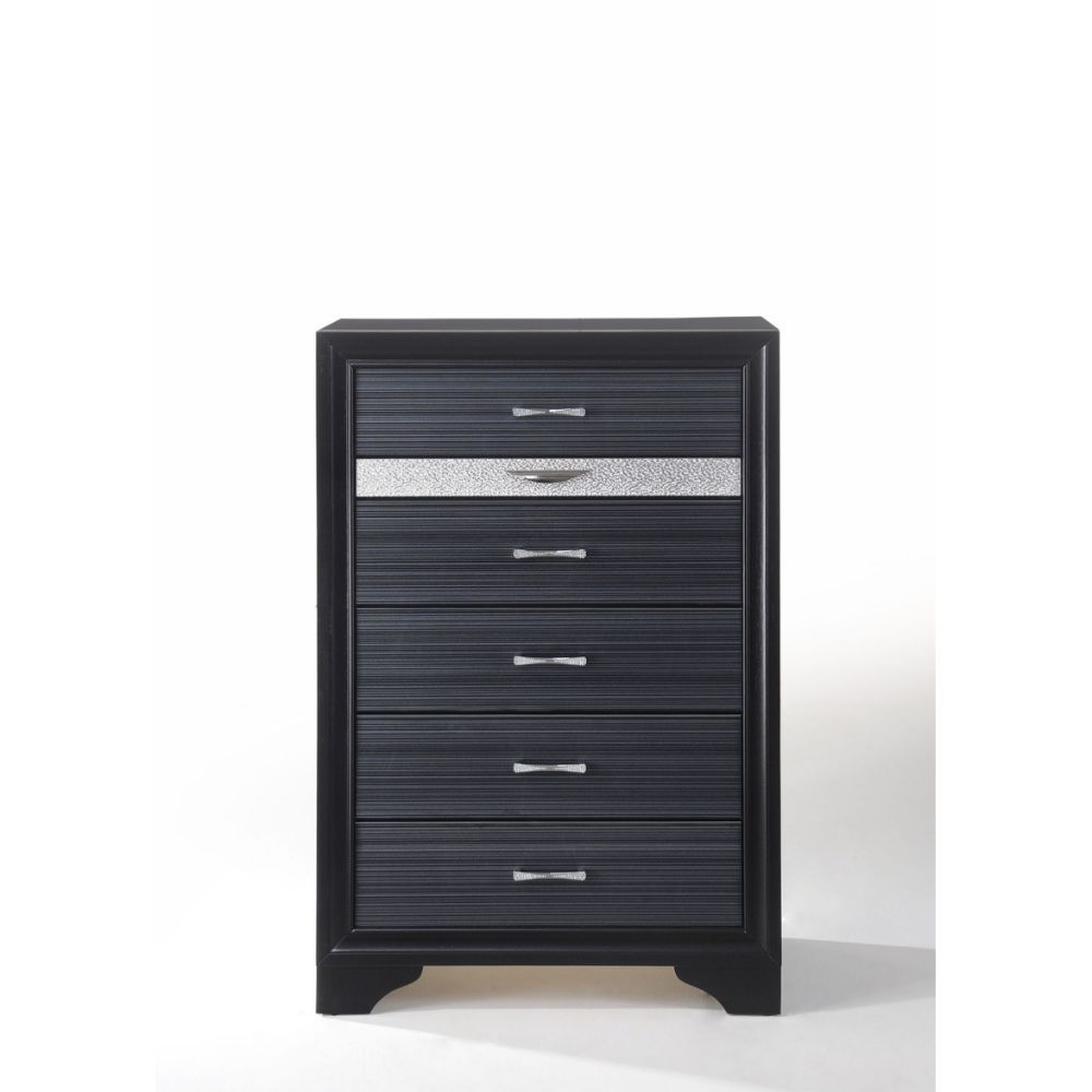 The Naima chest offers a sophisticated look, clean lines and contemporary style.