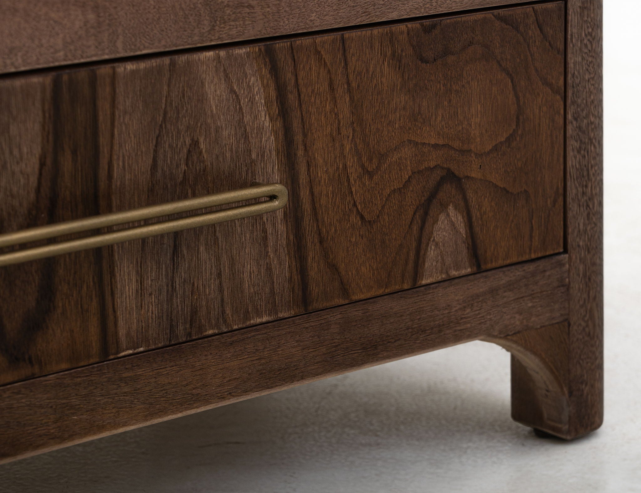 Praga - 4-Drawer Chest - Almond / Barrel Brown