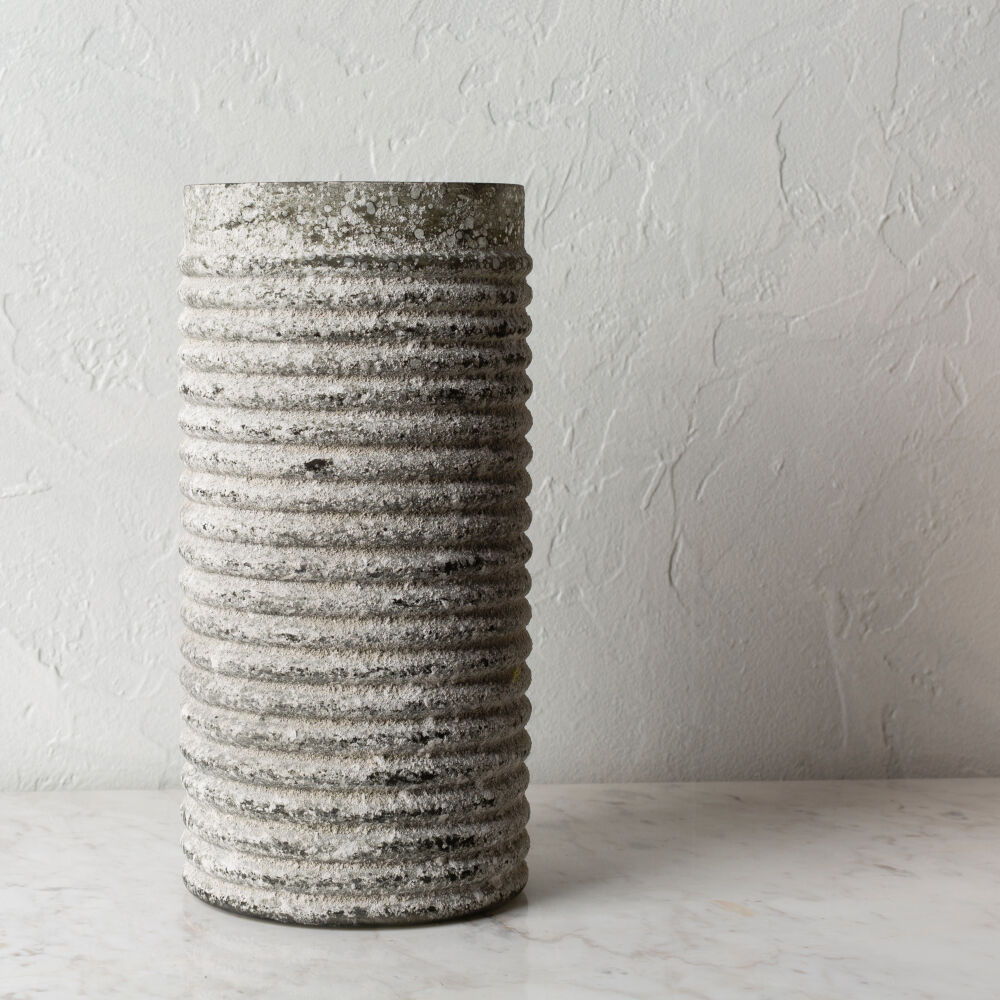 Esha Candleholder/Candle