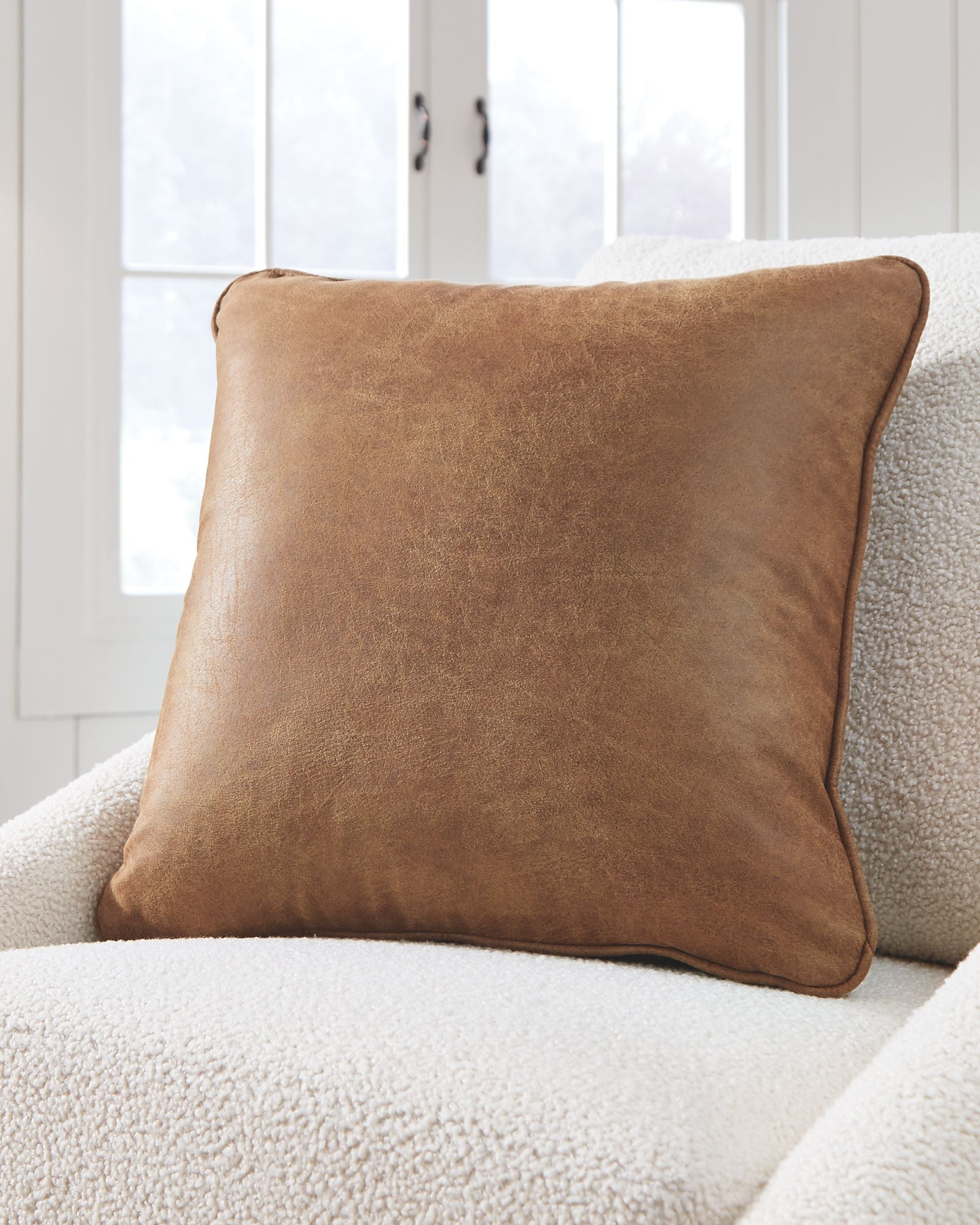 Ashley Furniture Cortnie - Pillow | Meri Furniture