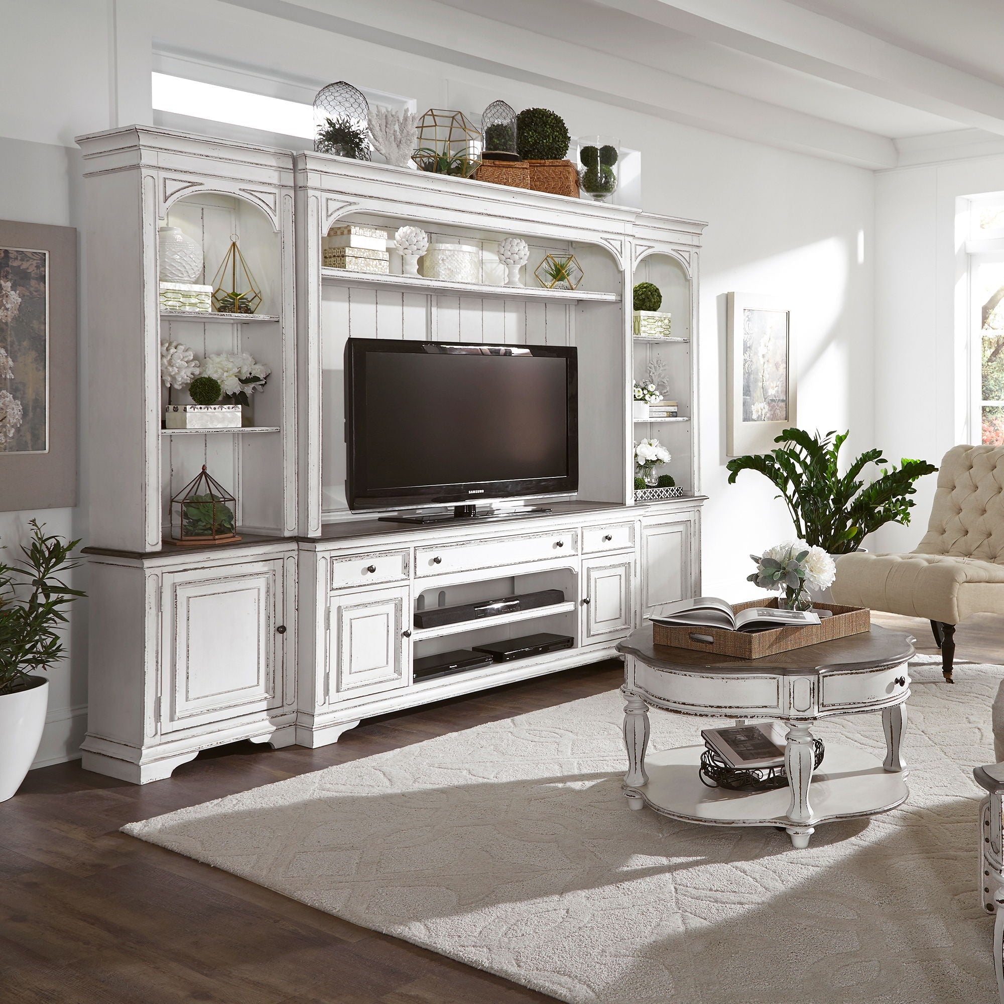 Liberty Furniture Magnolia Manor - Entertainment Center With Piers - White | Meri Furniture