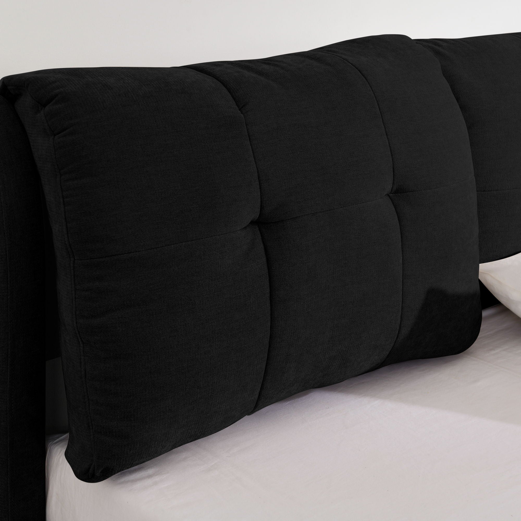 Storage Upholstered Hydraulic Platform Bed With Integrated Headboard