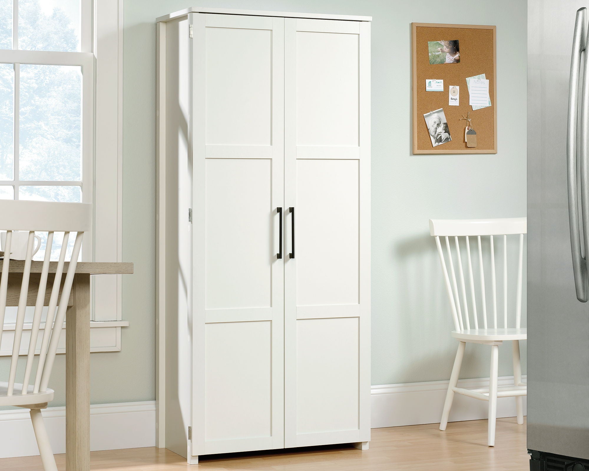 Storage Cabinet in White