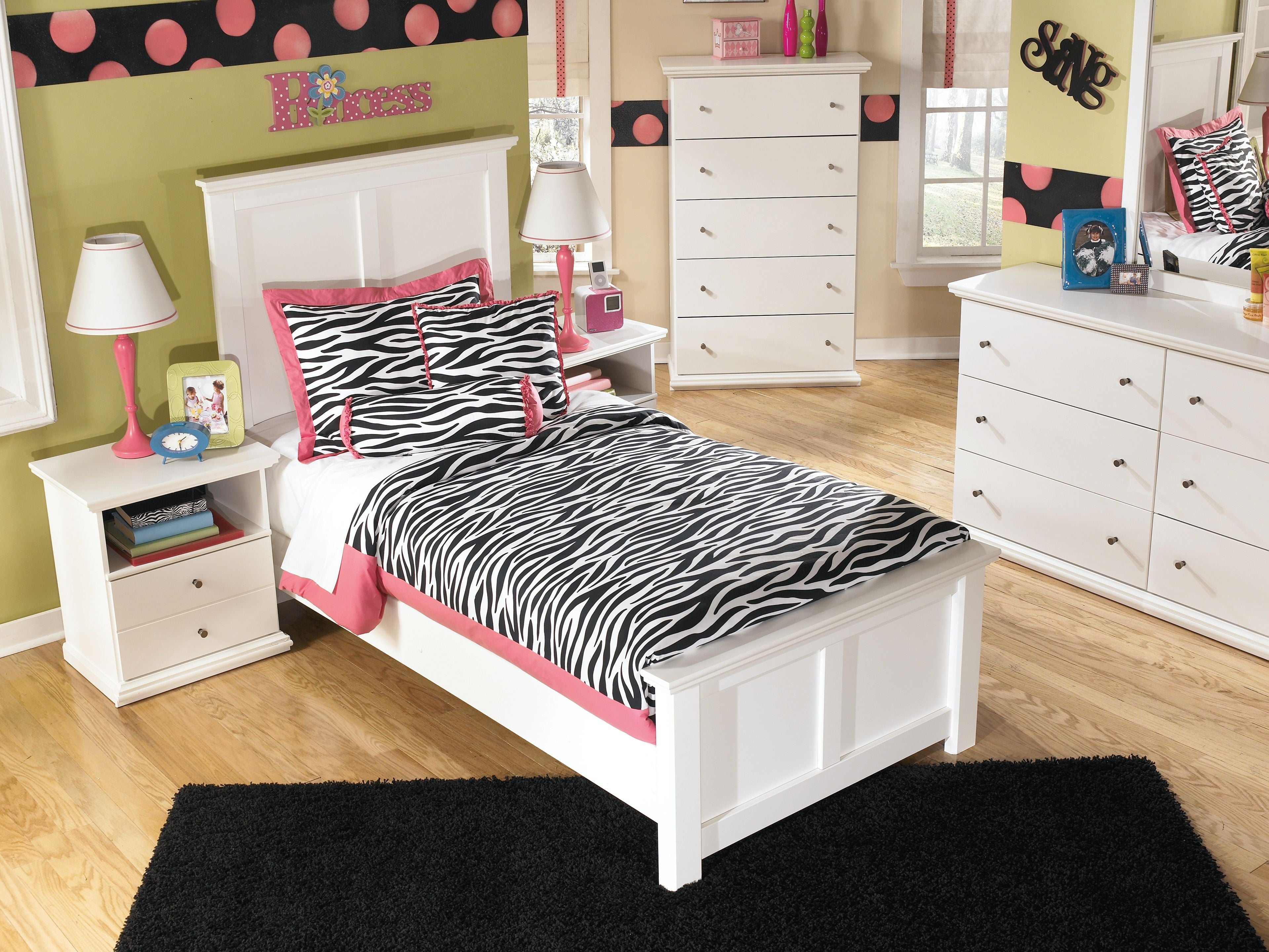 Signature Design by Ashley® Bostwick - Panel Bed | Meri Furniture