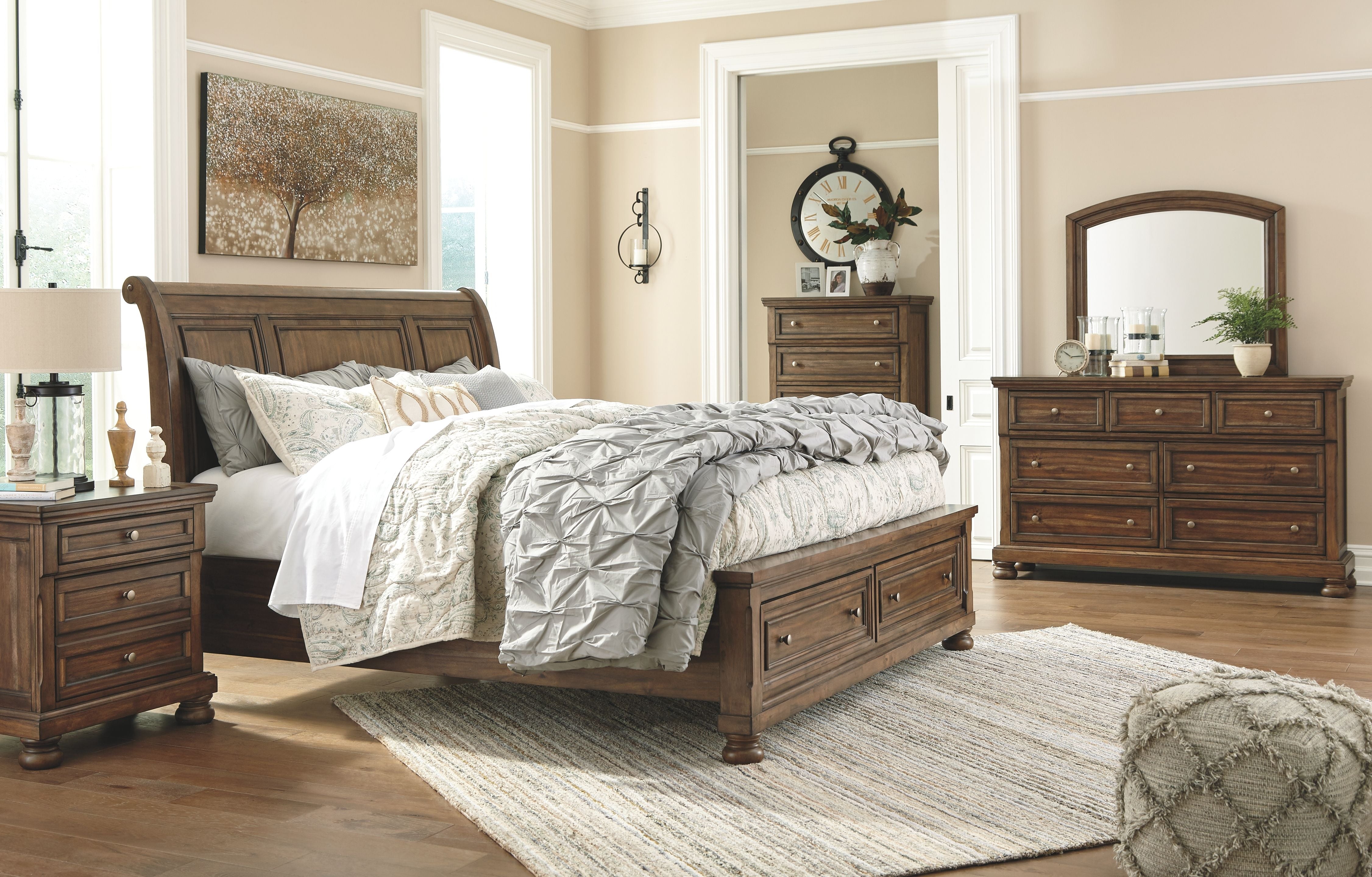 Signature Design by Ashley® Flynnter - Sleigh Bedroom Set | Meri Furniture