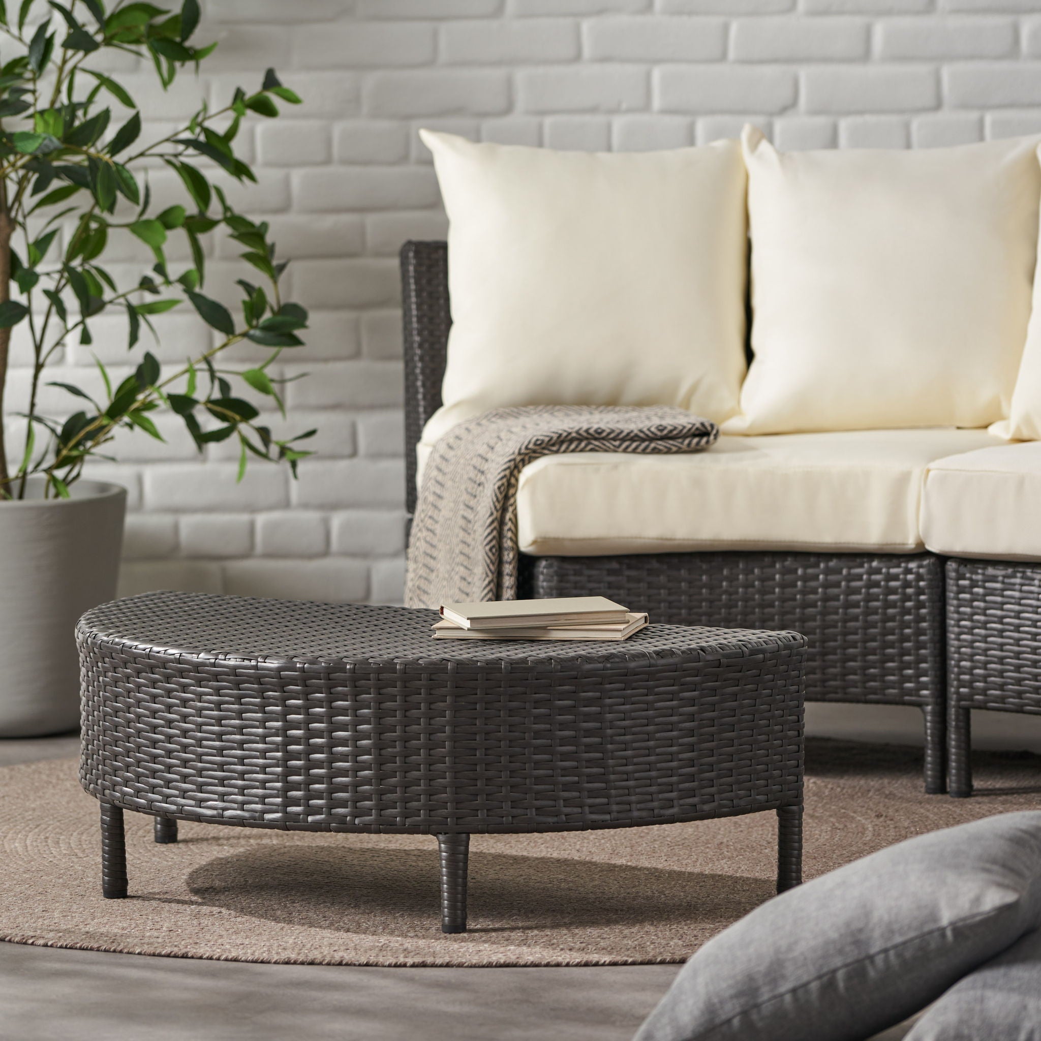 Pt Limon - Outdoor Coffee Table Half Round Design