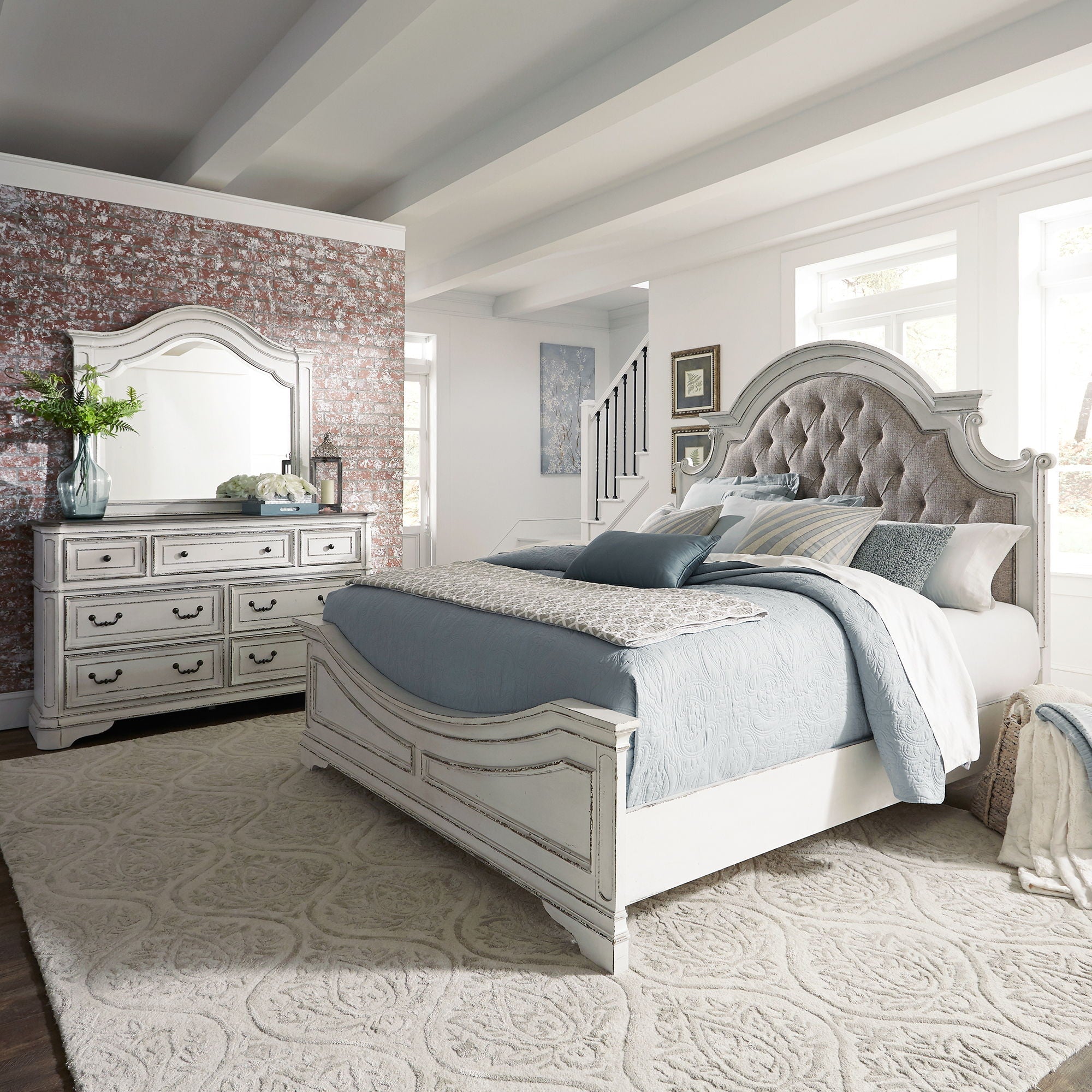 Liberty Furniture Magnolia Manor - Upholstered Bedroom Set | Meri Furniture