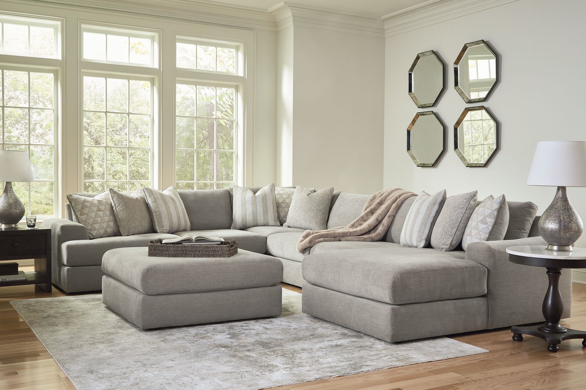 Signature Design by Ashley® Avaliyah - Living Room Set | Meri Furniture