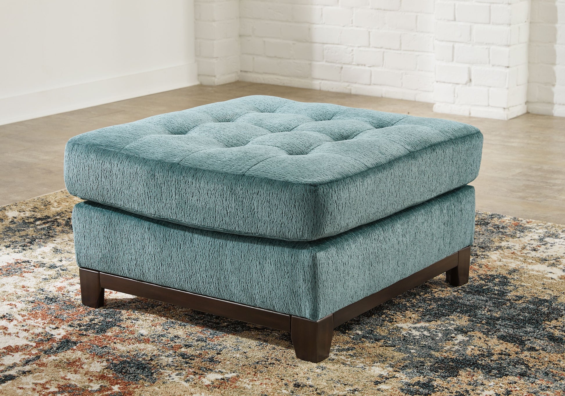 Ashley® Laylabrook - Oversized Accent Ottoman | Meri Furniture
