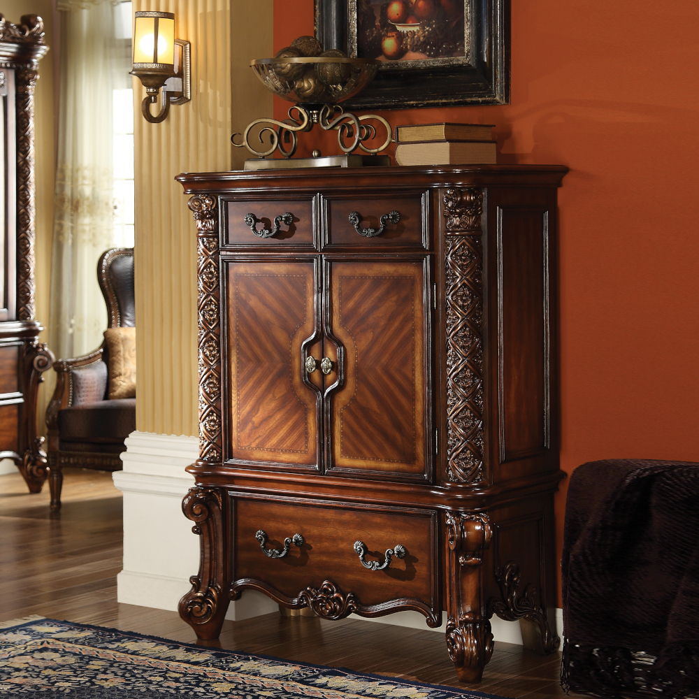 ACME Create an elegant, traditional design in your bedroom with the Vendome chest. | Meri Furniture