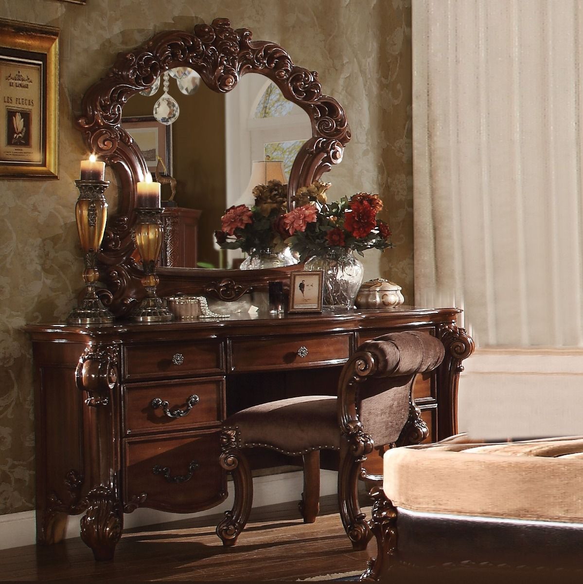 ACME Create an elegant, traditional design in your bedroom with the Vendome mirror. | Meri Furniture