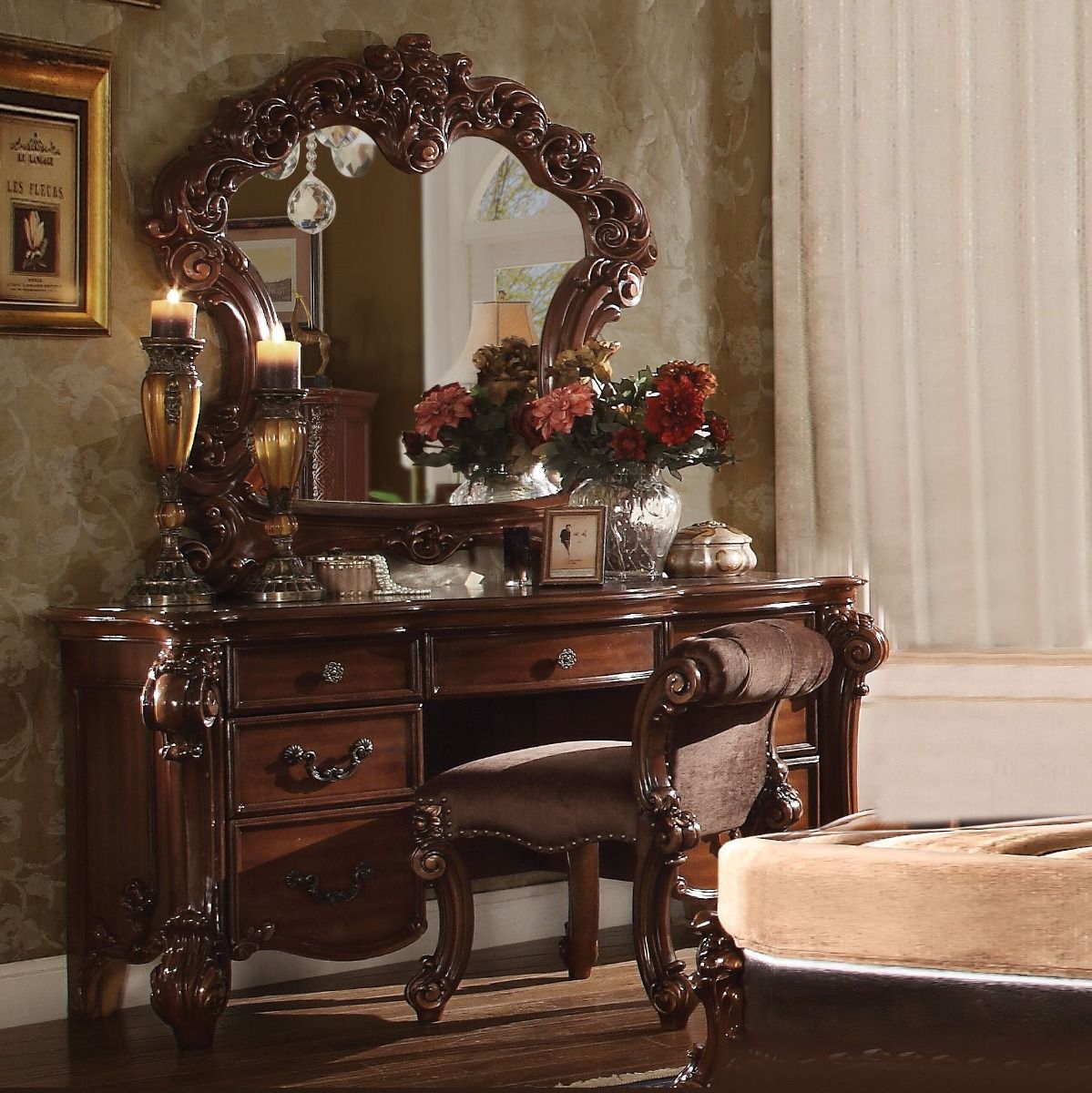 Create an elegant, traditional design in your bedroom with the Vendome mirror.