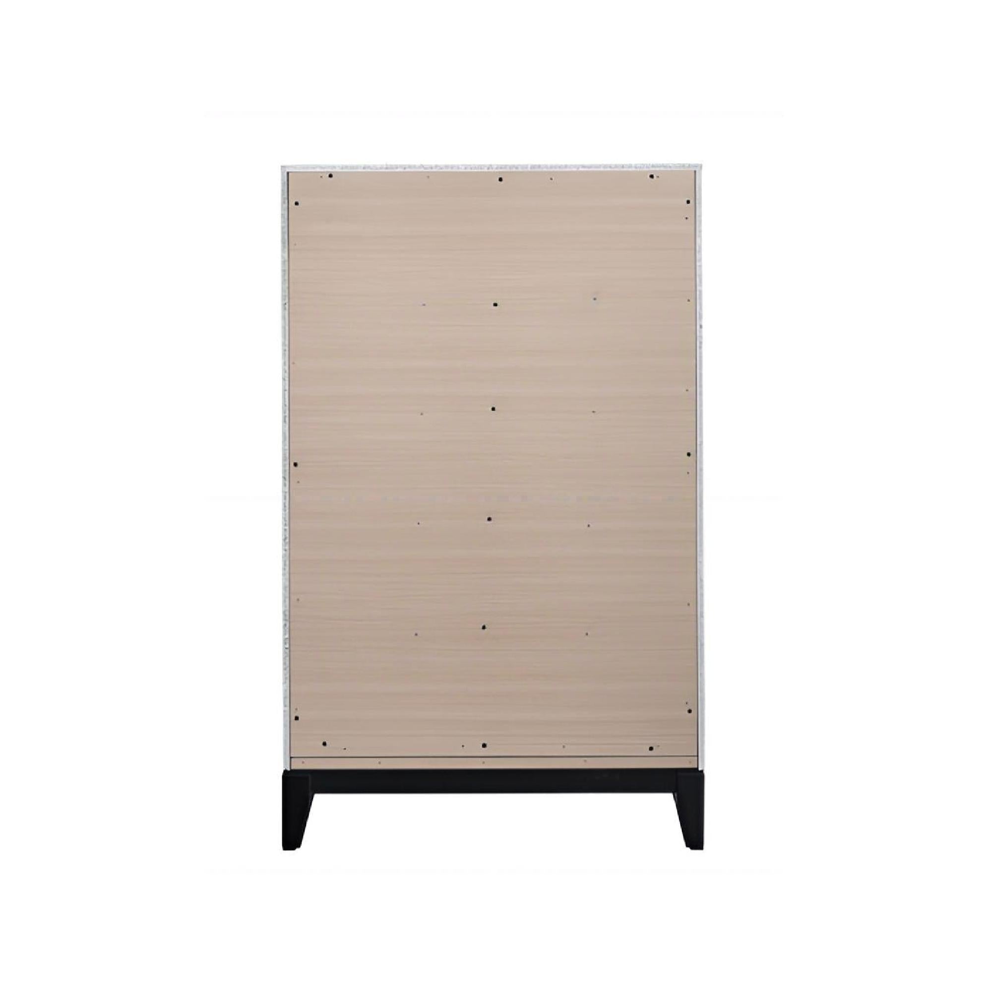 Glasgow - Chest With Ample Storage