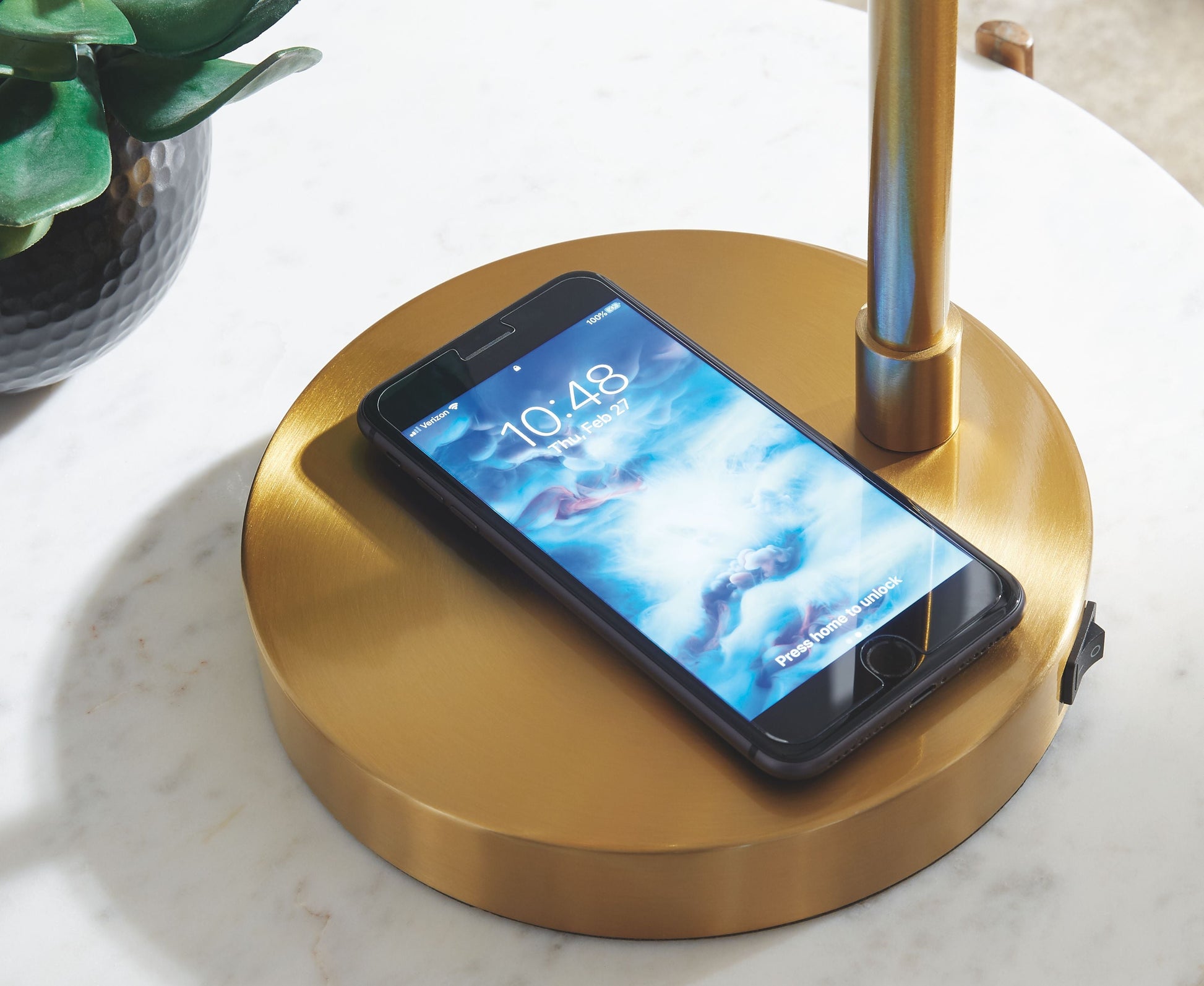 Ashley Furniture Abanson - Metal Lamp | Meri Furniture