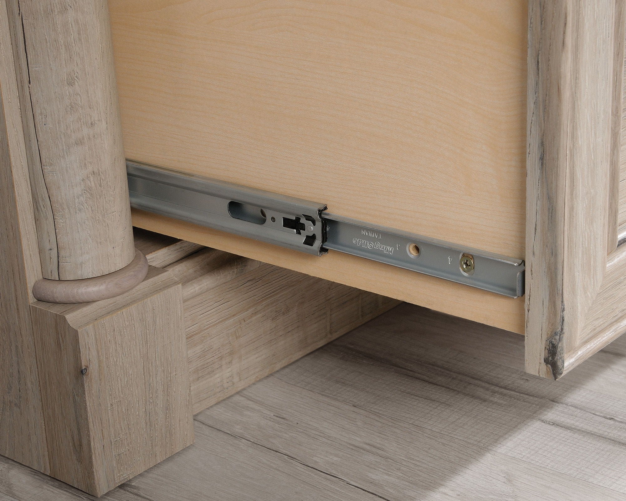 Lateral File Cabinet in Split Oak