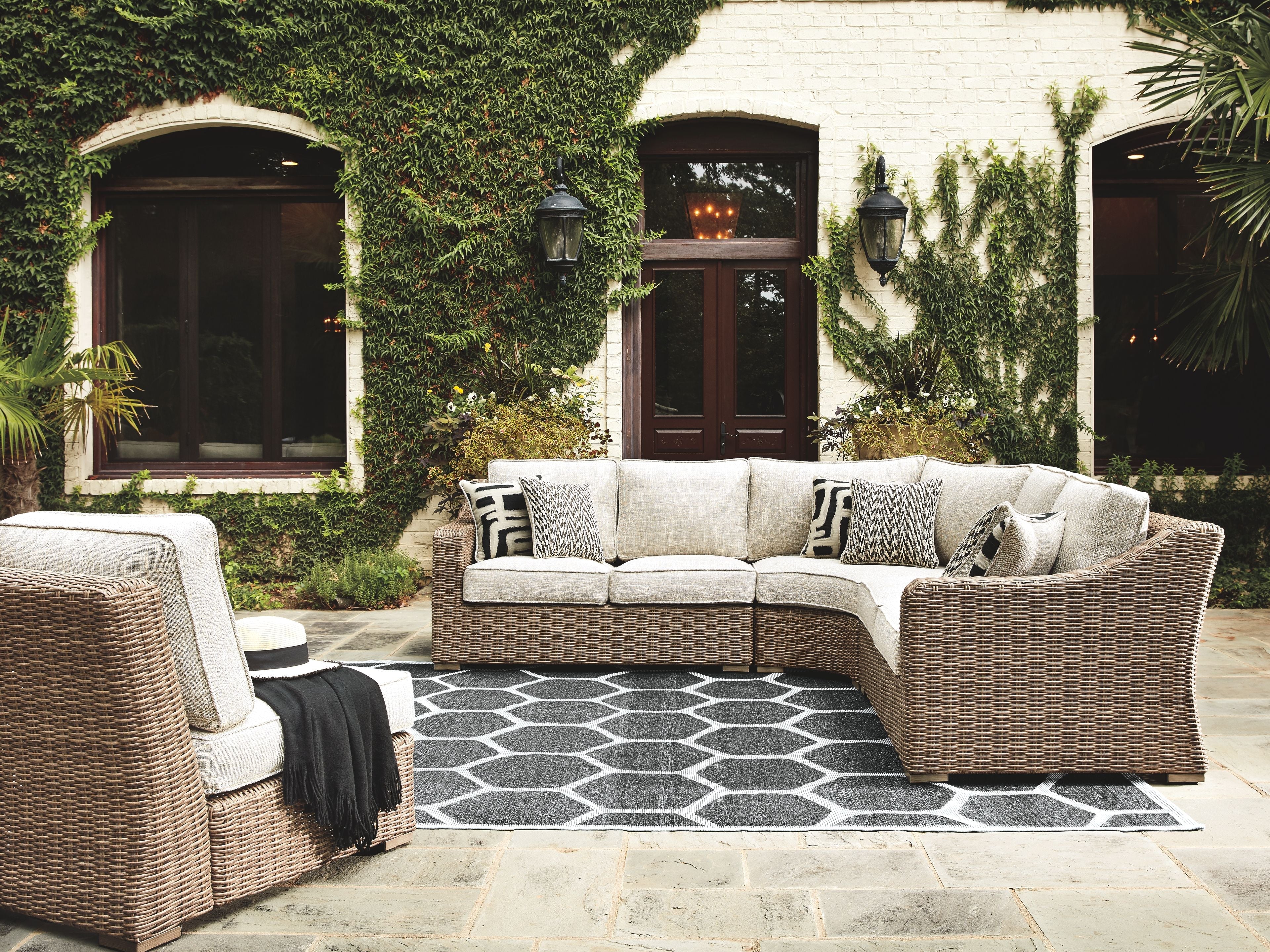 Signature Design by Ashley® Beachcroft - Sectional Lounge Set | Meri Furniture