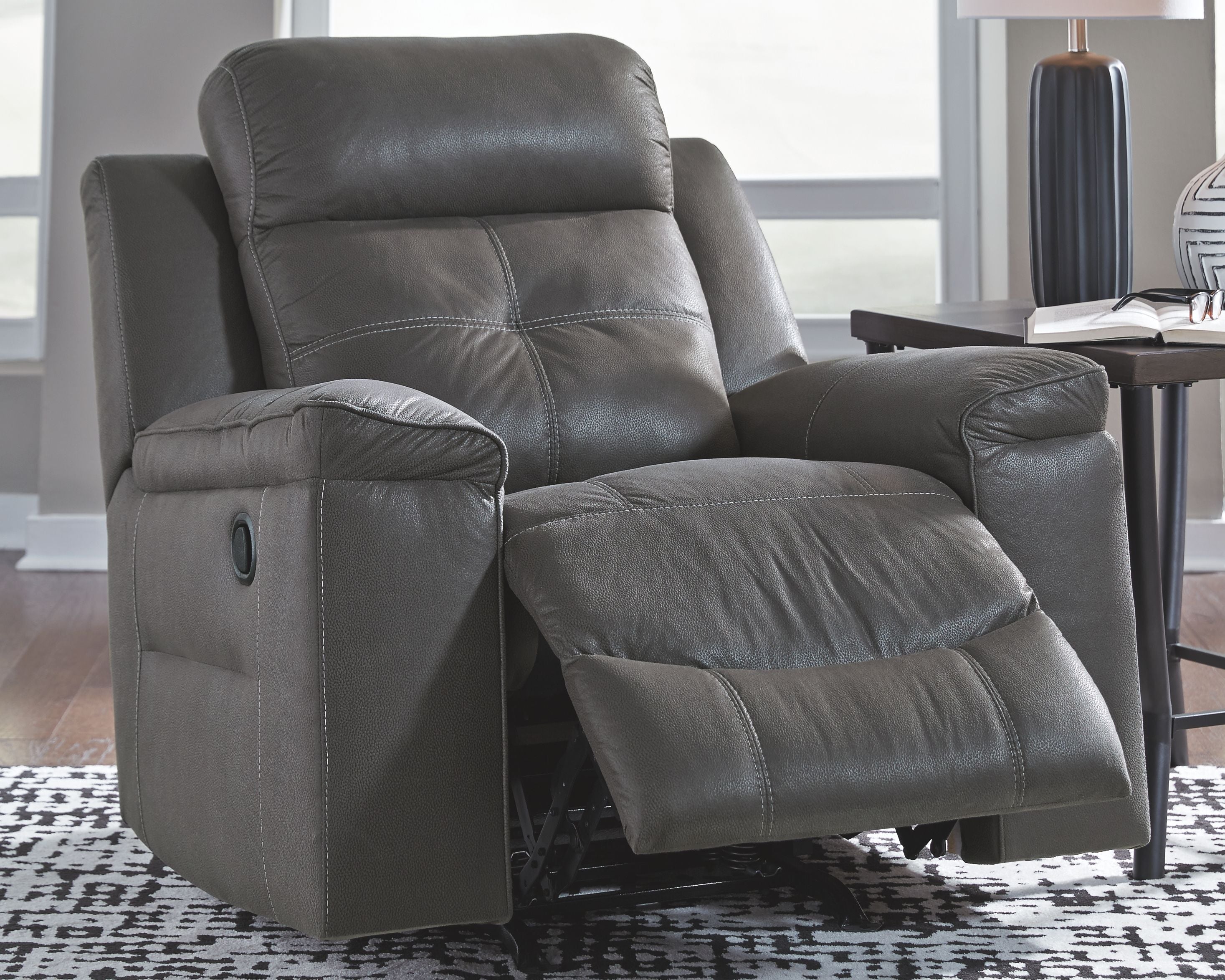 Ashley Furniture Jesolo - Rocker Recliners | Meri Furniture