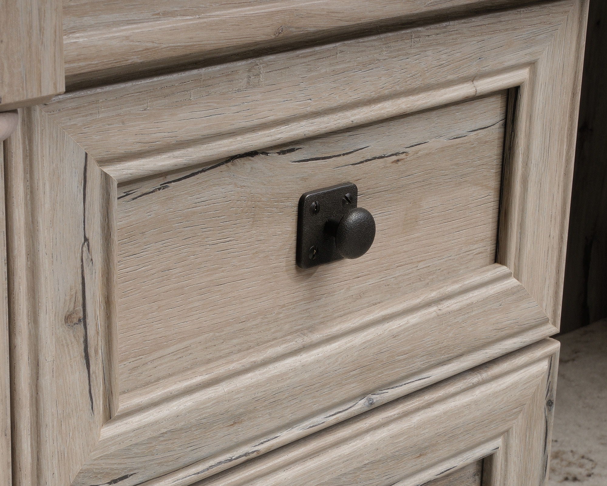 Traditional Style L-Shaped Desk in Split Oak