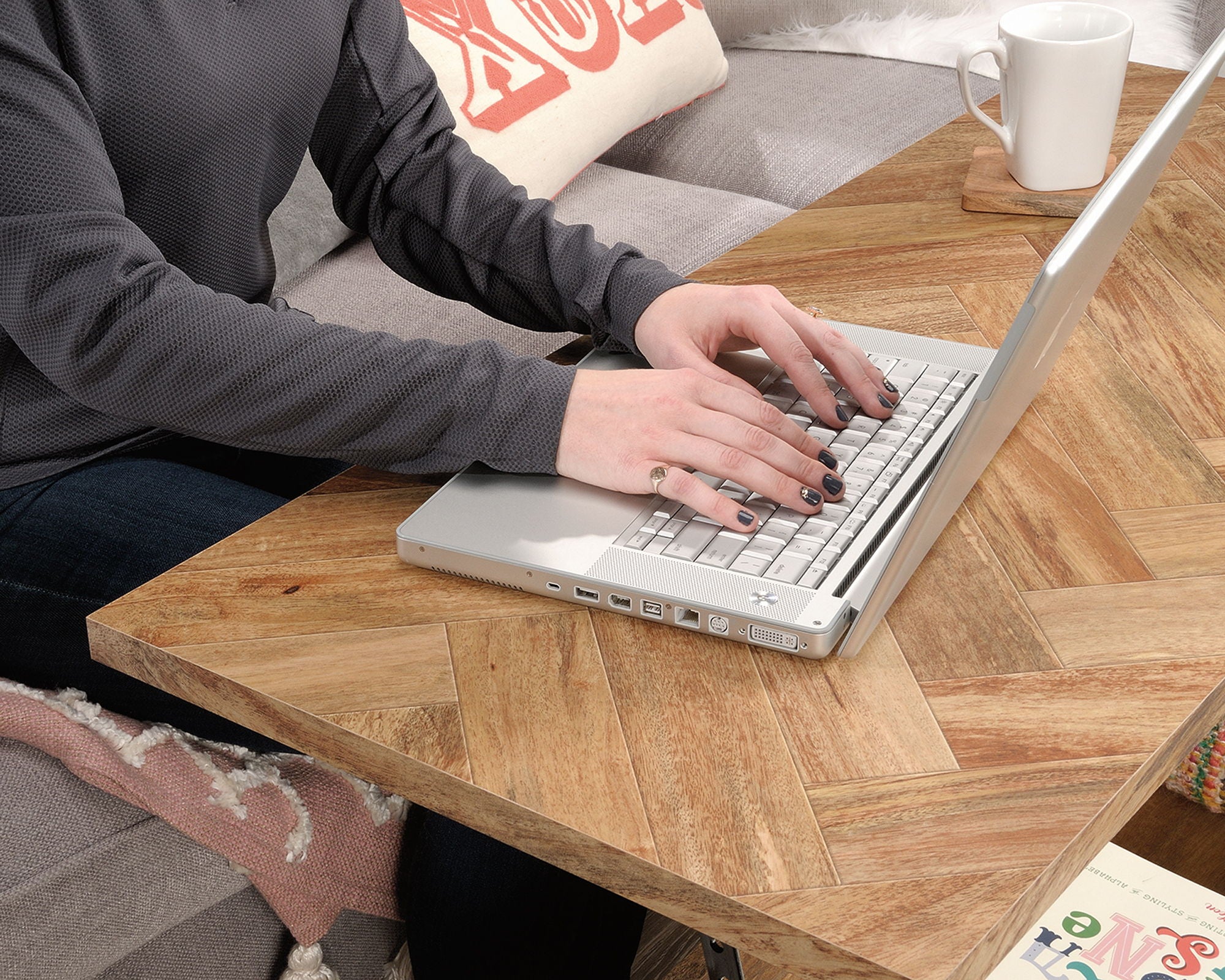 Cannery BridgeLift-top Coffee Table
