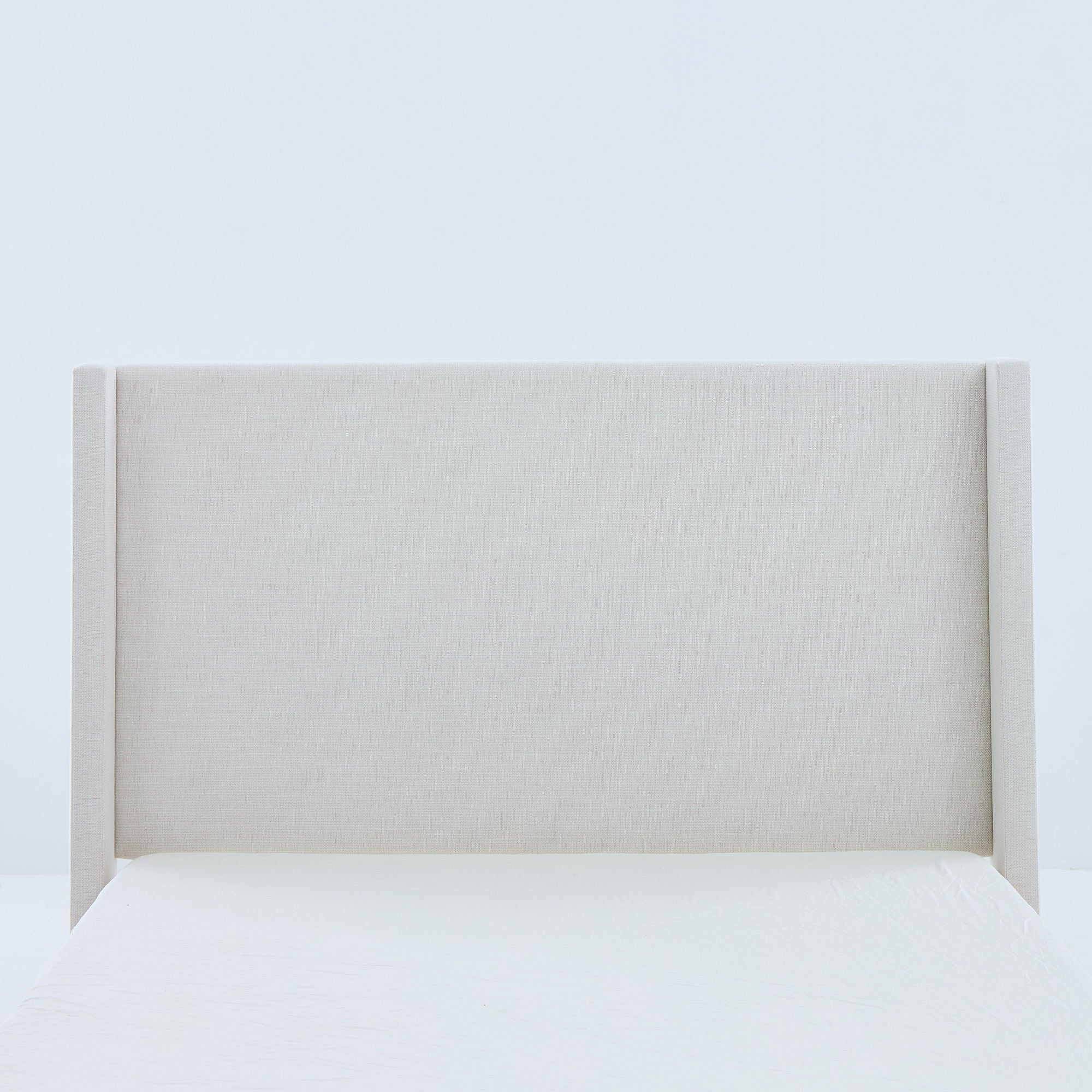 Shelton - Queen Upholstered Wingback Bed With 54" High Headboard - Ivory / Light Gray / Camel Oak