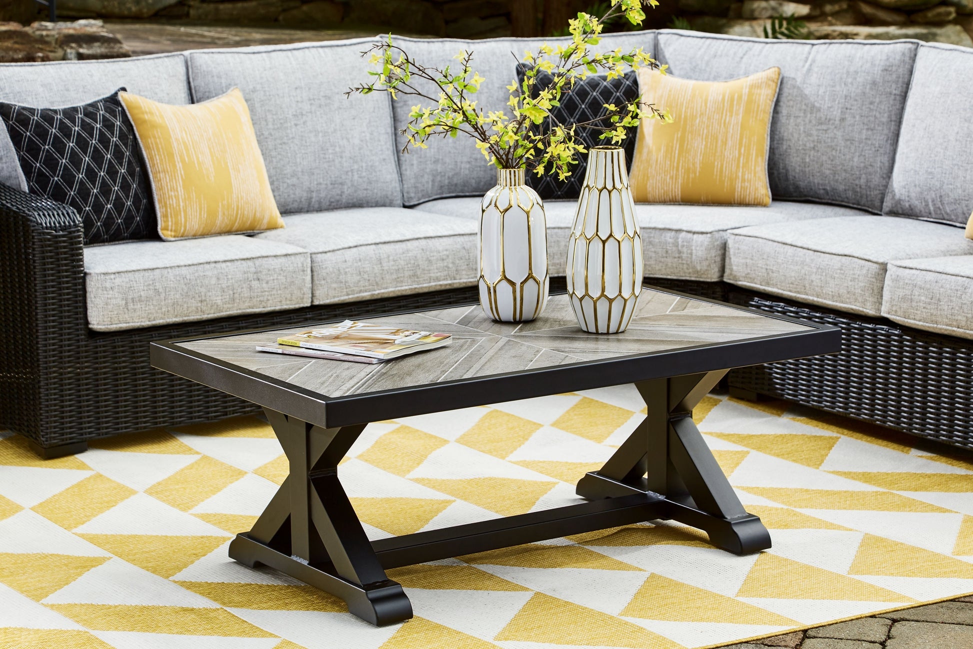 Ashley Furniture Beachcroft - Rectangular Cocktail Table | Meri Furniture