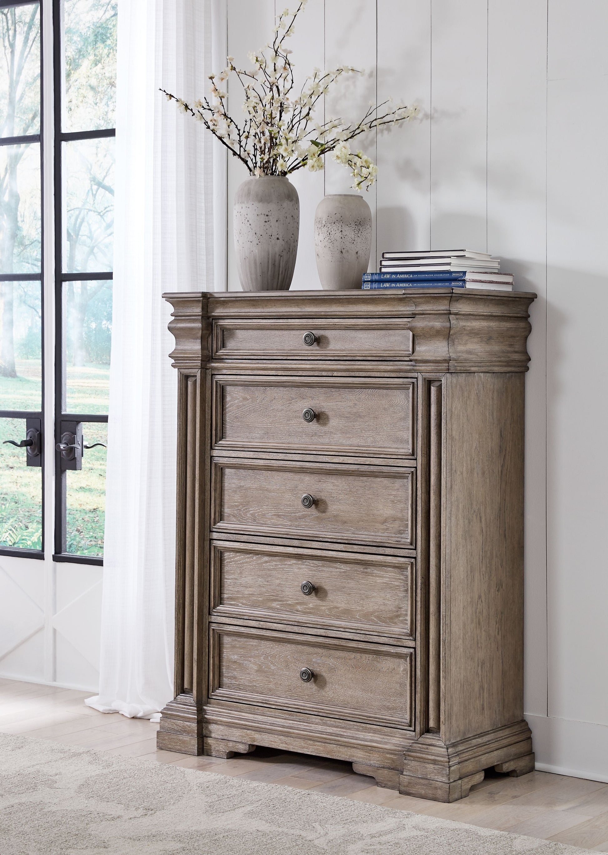 Signature Design by Ashley® Blairhurst - Light Grayish Brown - Five Drawer Chest | Meri Furniture