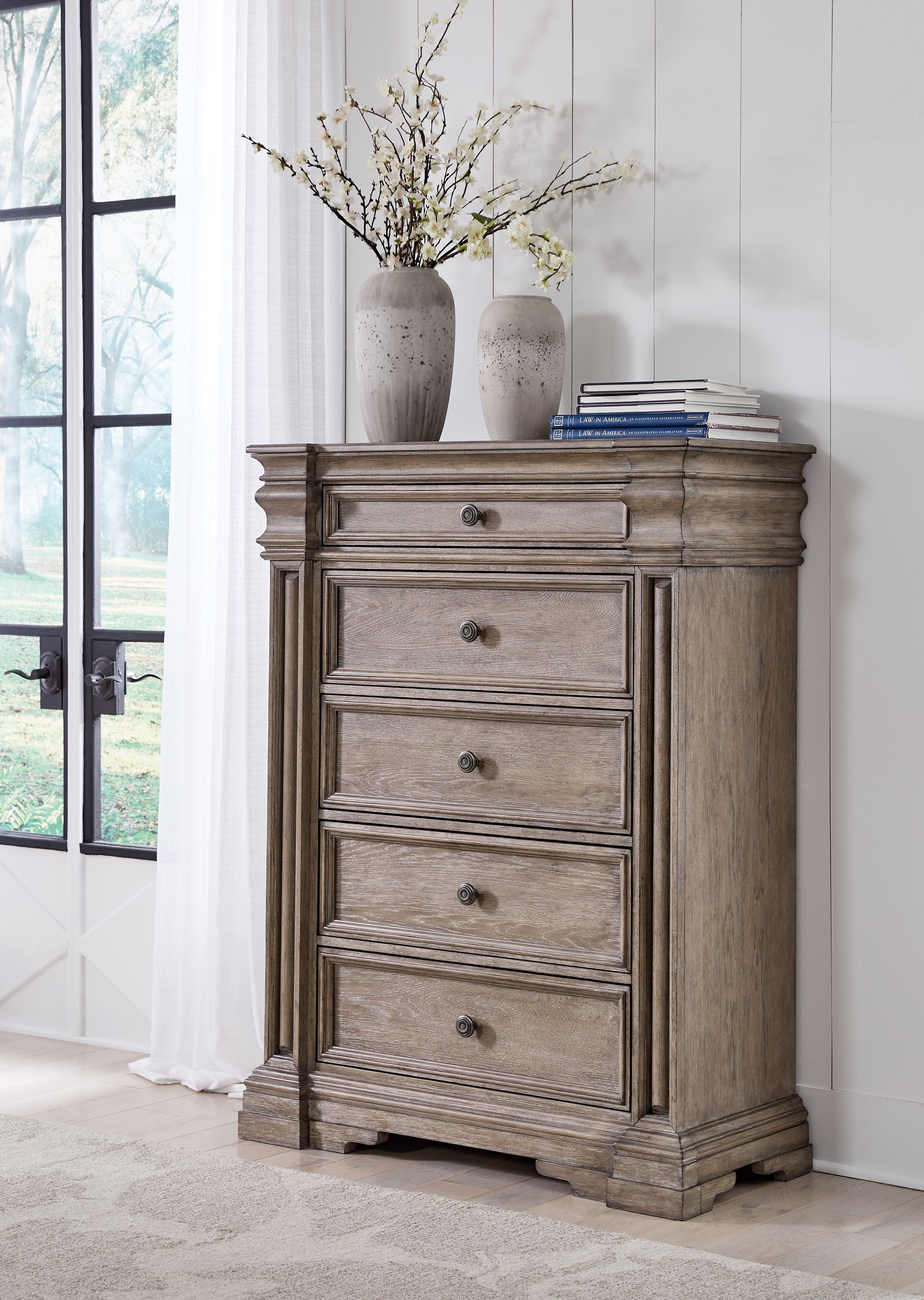 Signature Design by Ashley® Blairhurst - Light Grayish Brown - Five Drawer Chest | Meri Furniture