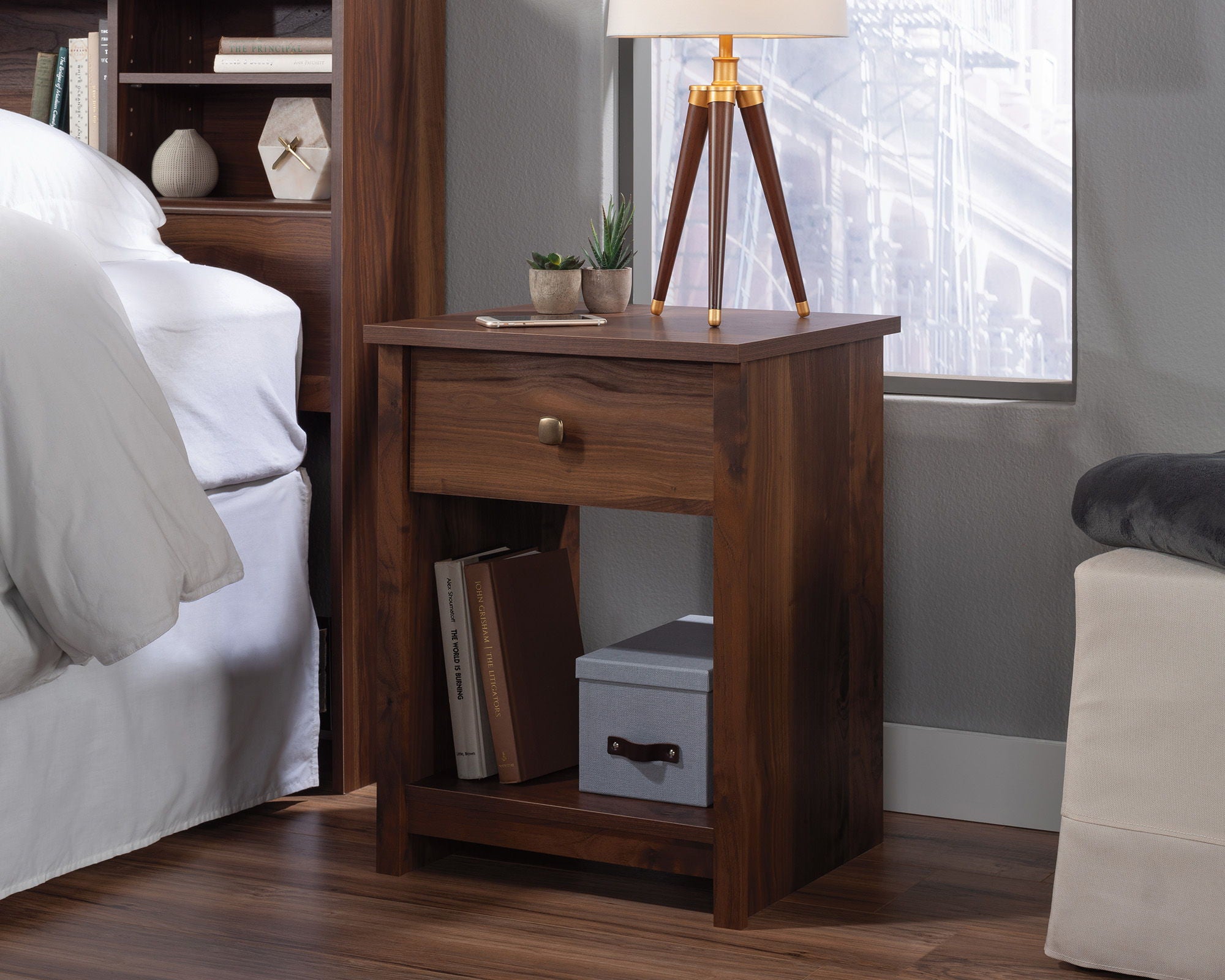 Night Stand with Drawer in Grand Walnut