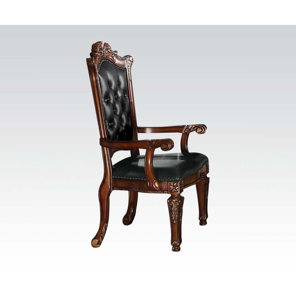 KD, Arm Chair • Backrest: Button Tufted (Inside).