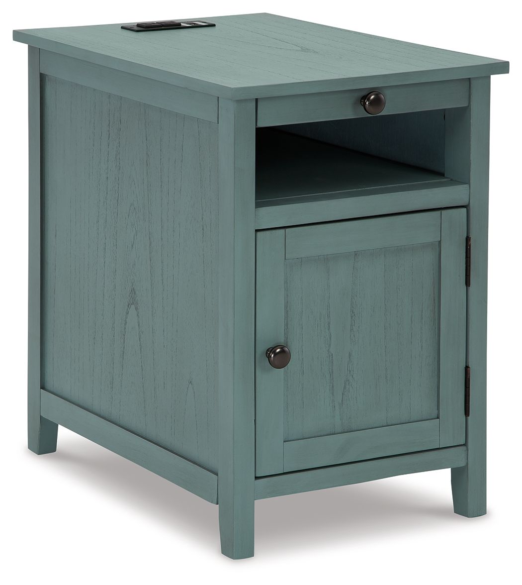 Signature Design by Ashley® Treytown - Chair Side End Table | Meri Furniture