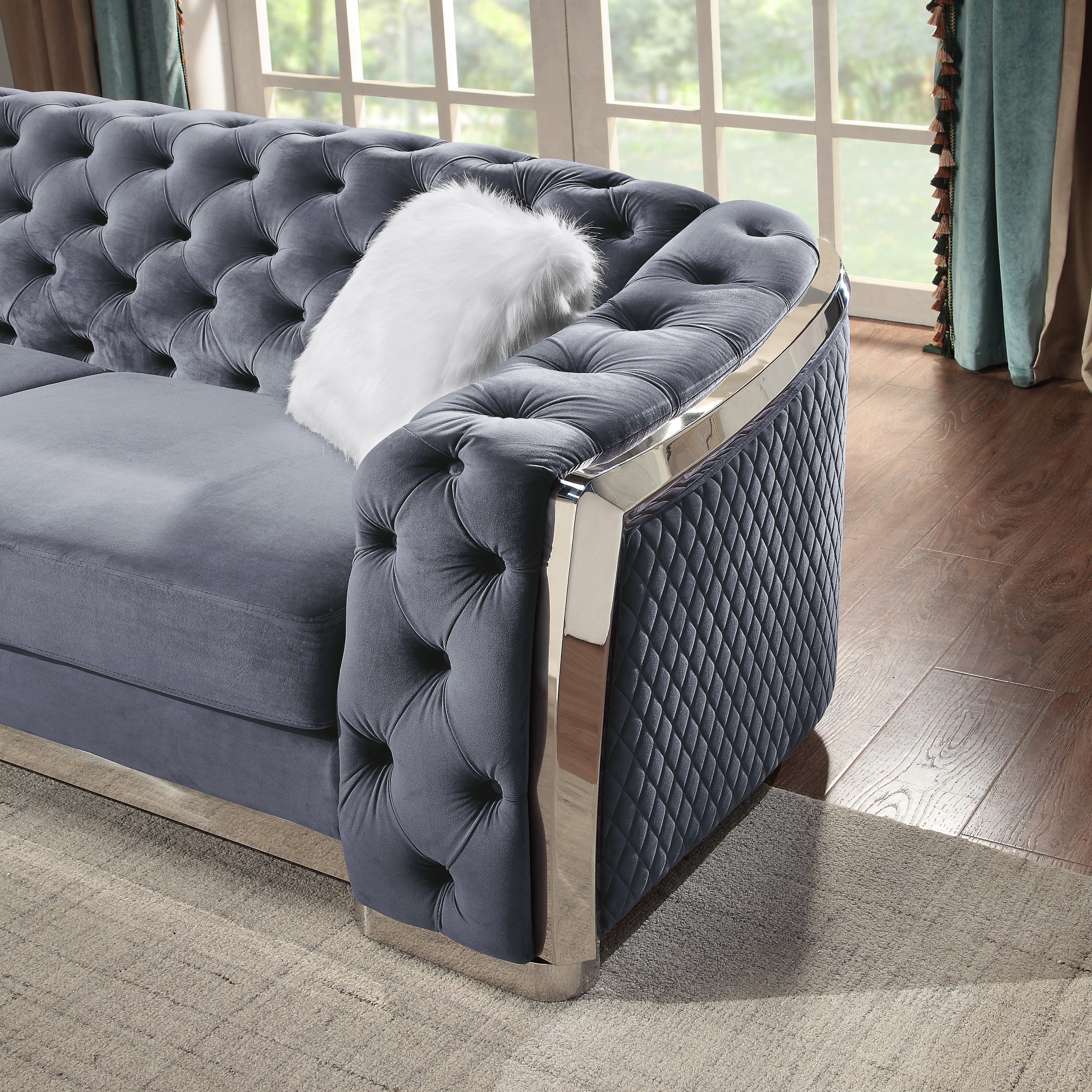 Luxurious Armchair/Loveseat/Sofa