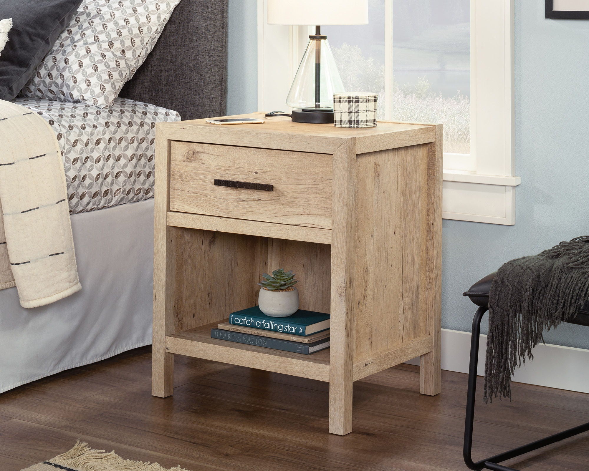1-Drawer Night Stand in Prime Oak