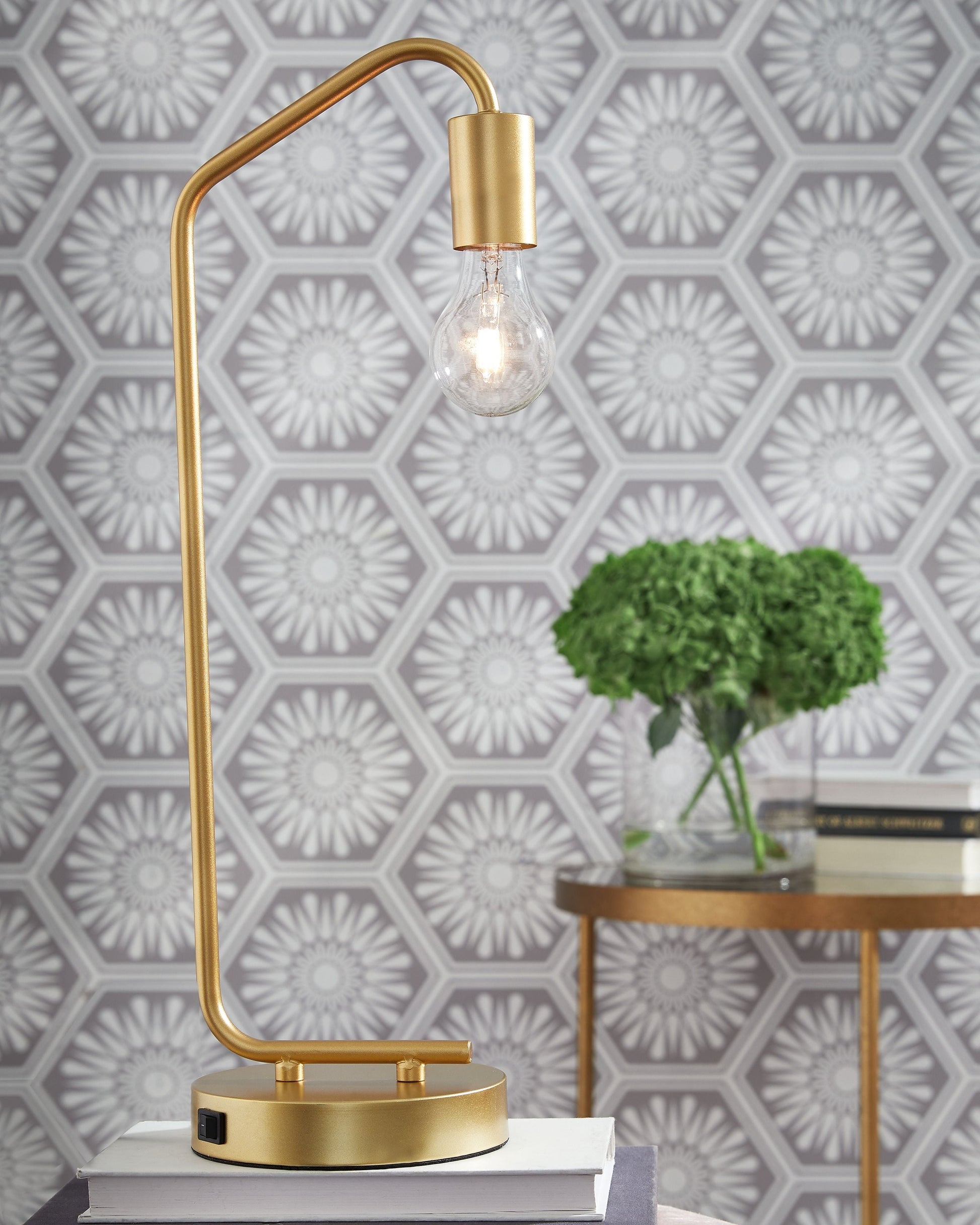 Ashley Furniture Covybend - Metal Desk Lamp | Meri Furniture