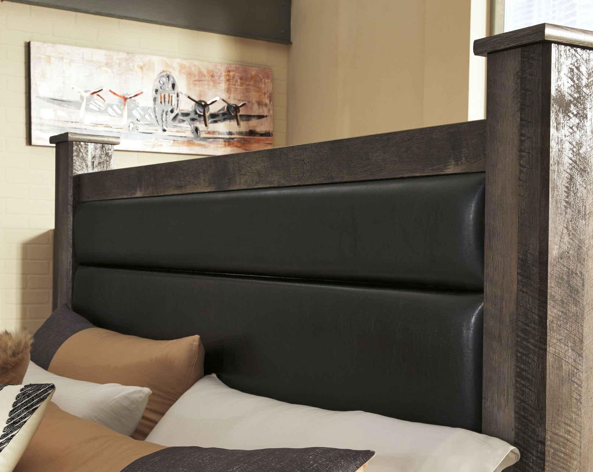 Signature Design by Ashley® Wynnlow - Poster Bed | Meri Furniture