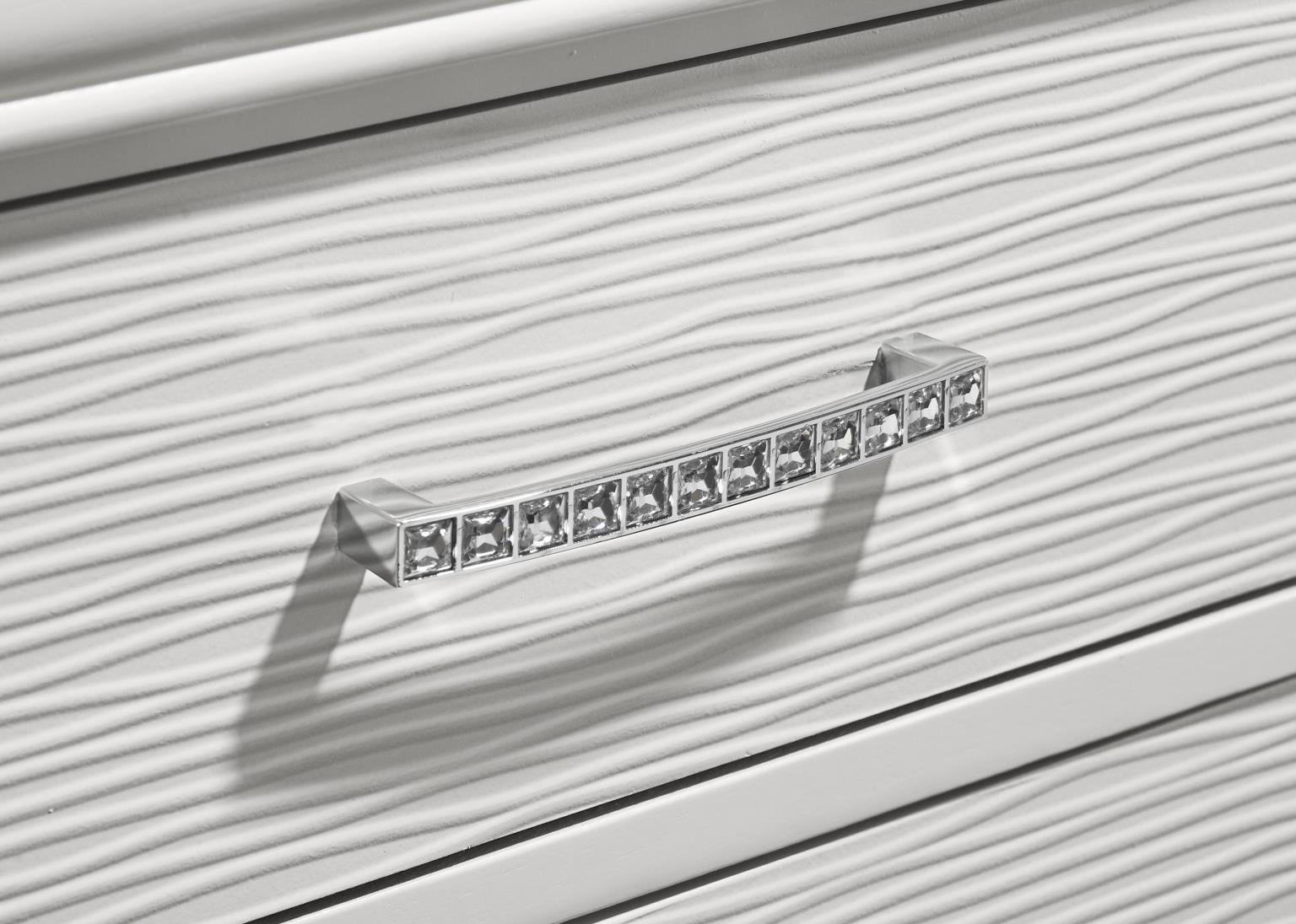 B396 - Dresser - White