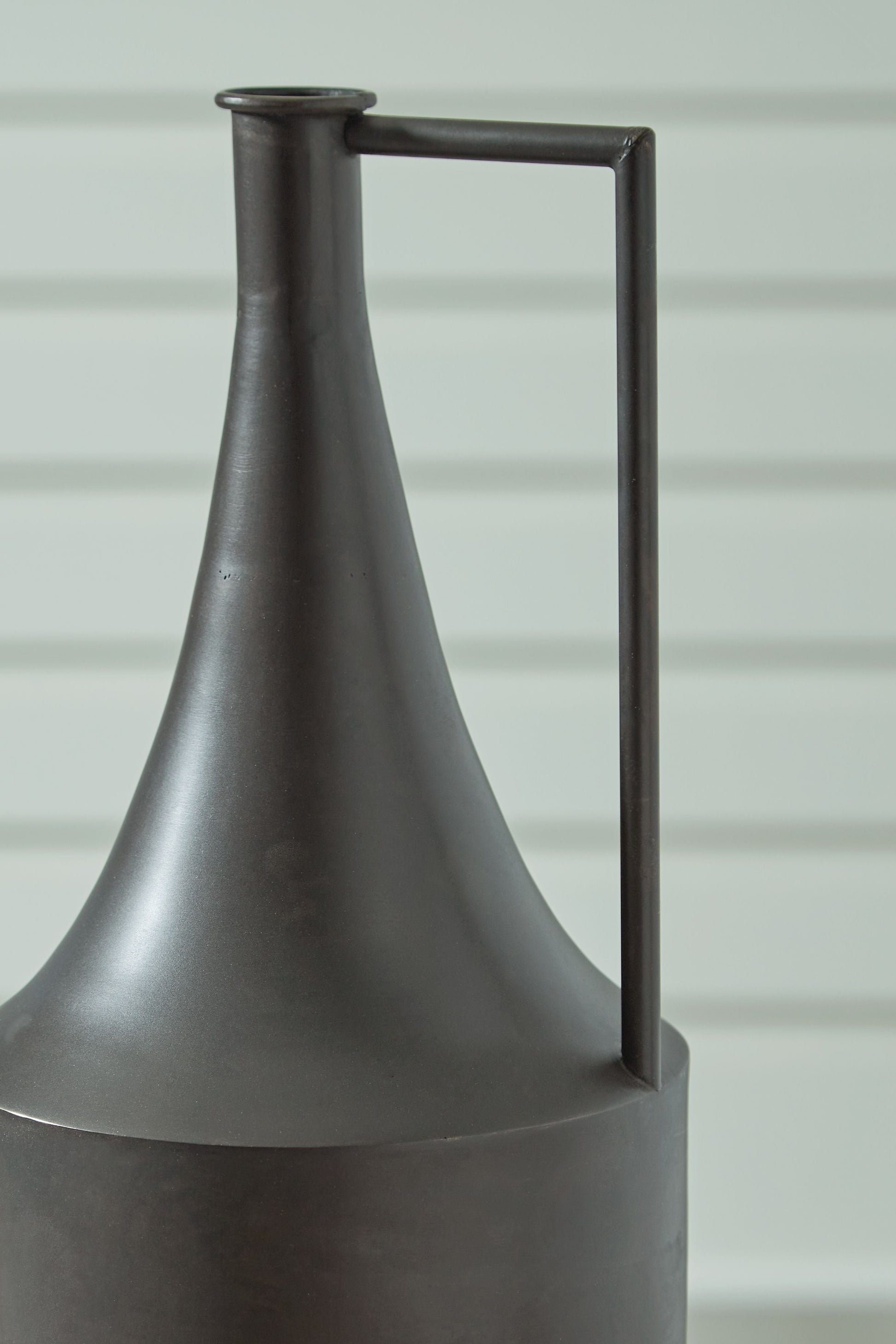 Signature Design by Ashley® Zainforth - Vase | Meri Furniture