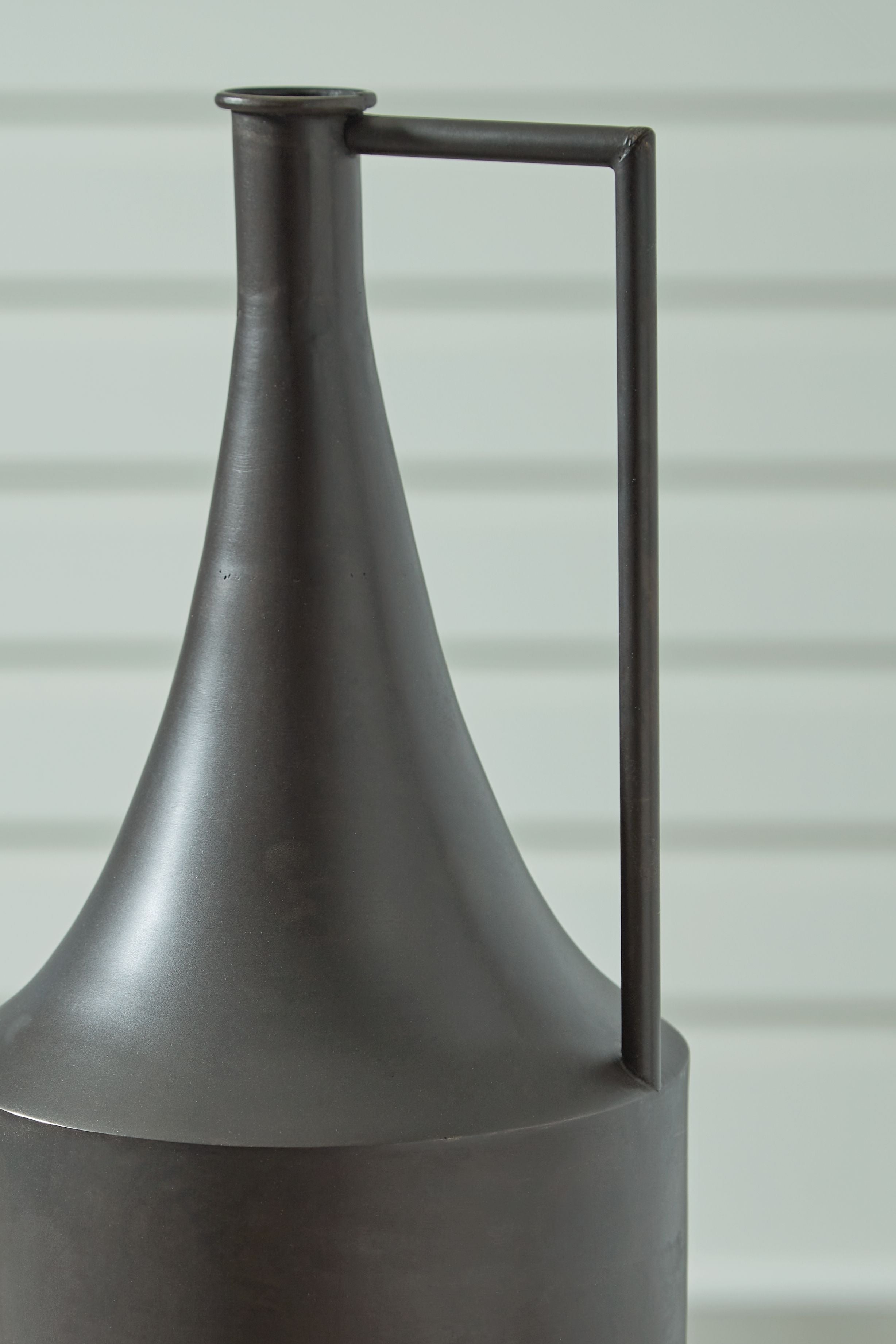 Signature Design by Ashley® Zainforth - Vase | Meri Furniture