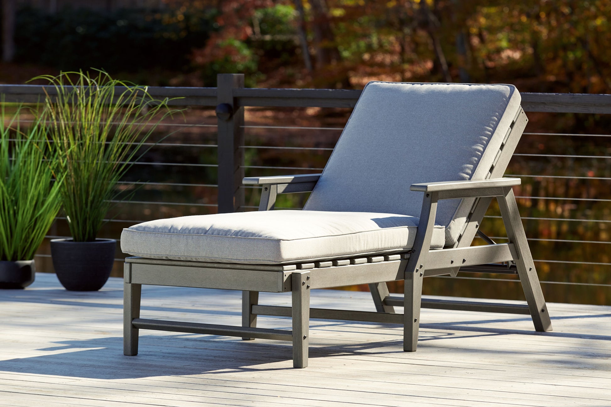 Signature Design by Ashley® Visola - Gray - Chaise Lounge With Cushion | Meri Furniture