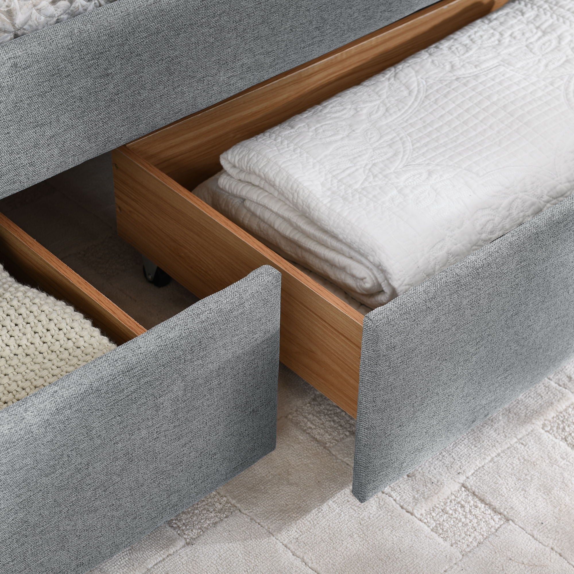 Upholstered Queen Daybed With 2 Drawers
