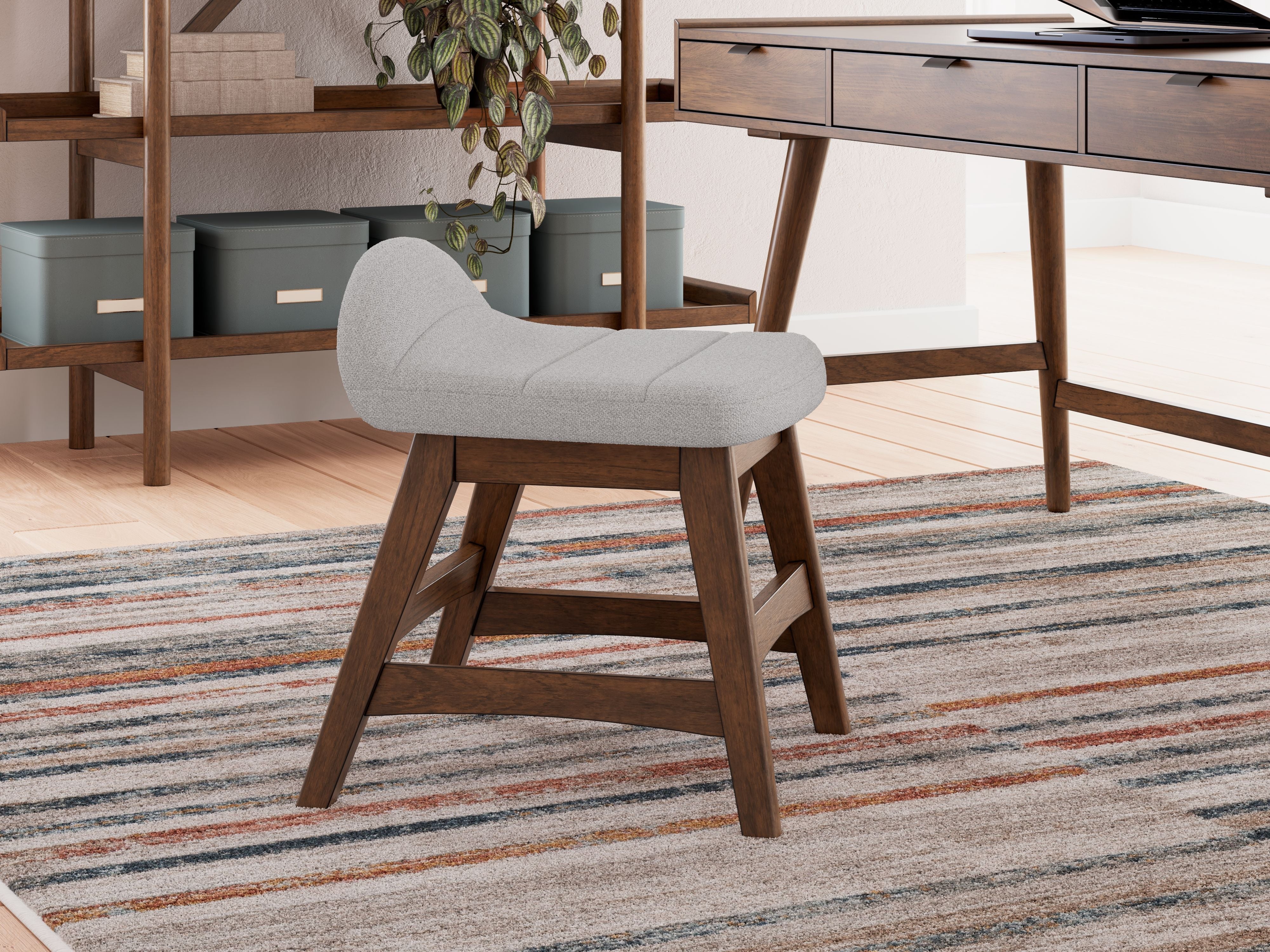 Signature Design by Ashley® Lyncott - Light Gray / Brown - Home Office Desk Chair | Meri Furniture