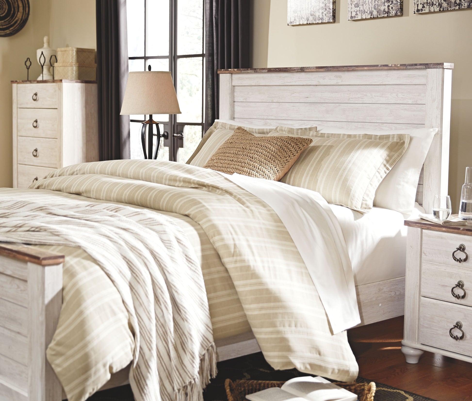 Signature Design by Ashley® Willowton - Panel Bedroom Set | Meri Furniture