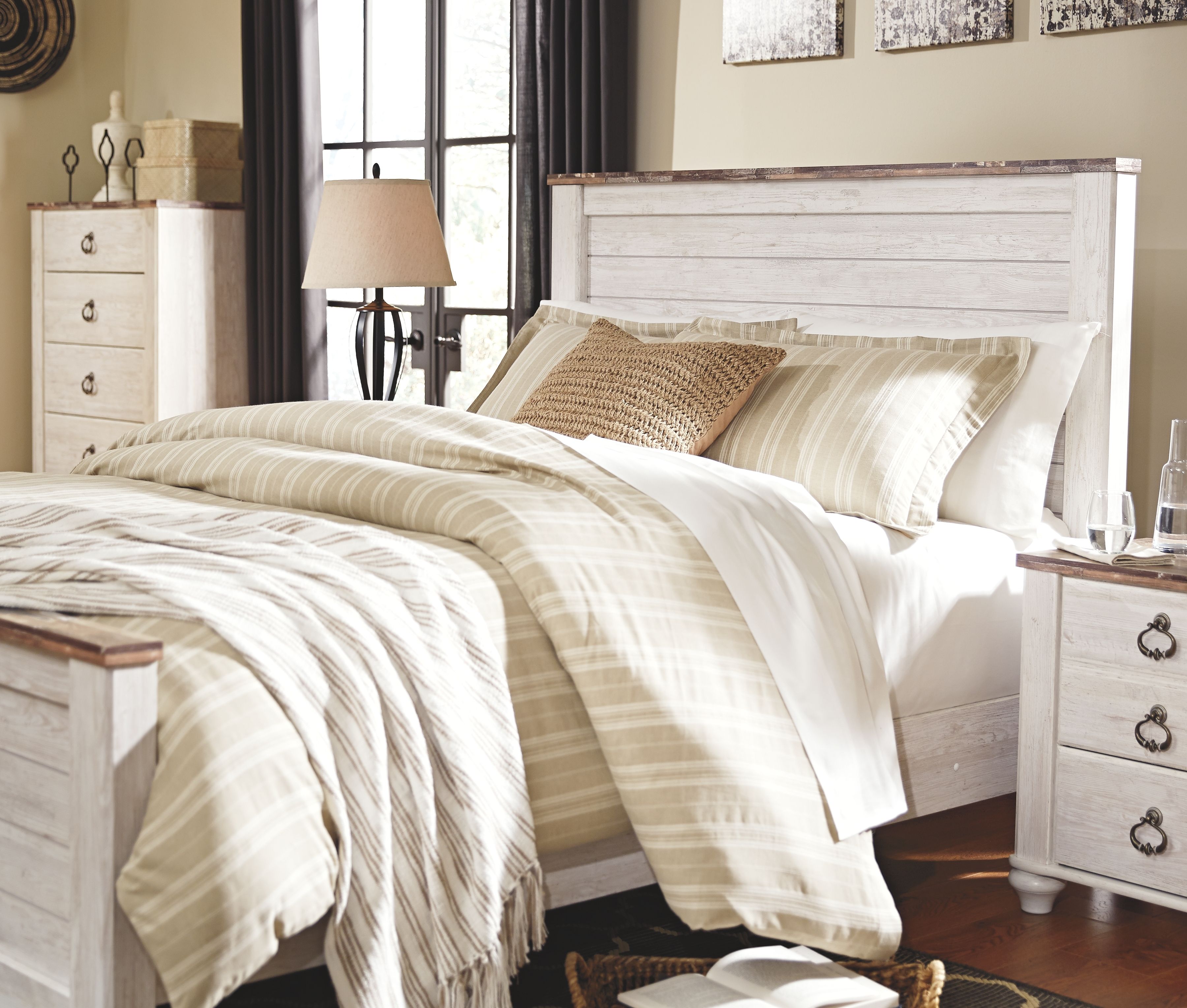 Signature Design by Ashley® Willowton - Panel Bedroom Set | Meri Furniture