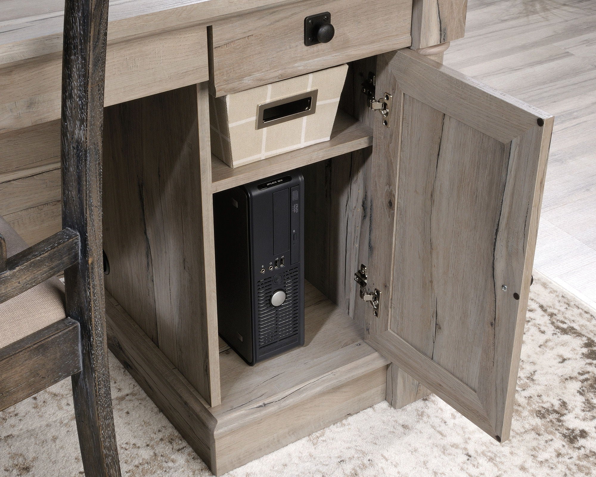 Traditional Style L-Shaped Desk in Split Oak